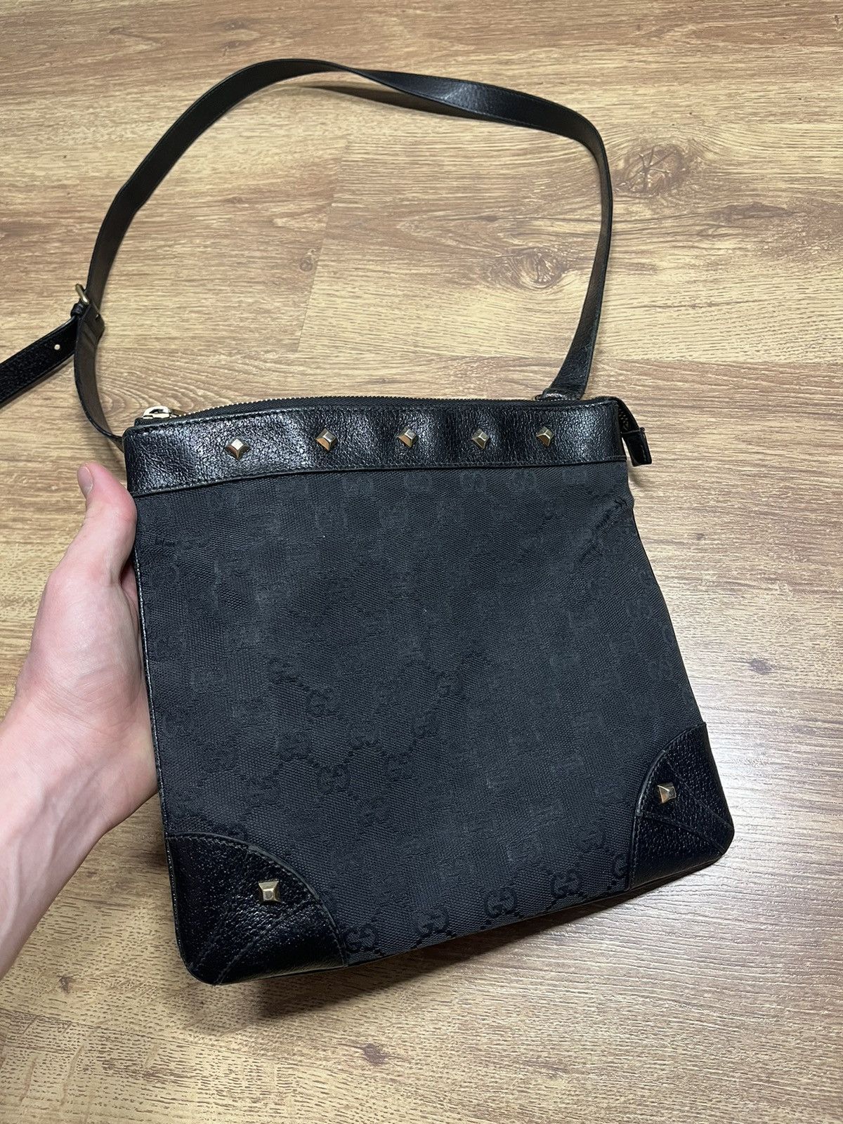 image of Gucci GG Messenger Shoulder Bag Vintage Monogram in Black, Women's