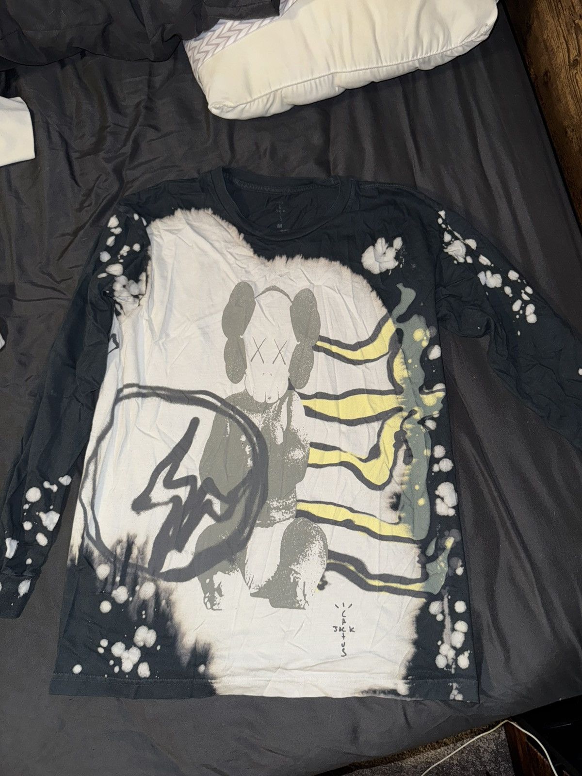 Fragment Design × Kaws × Travis Scott travis scott fragment kaws LS tee Size US M / EU 48-50 / 2 - 1 Thumbnail