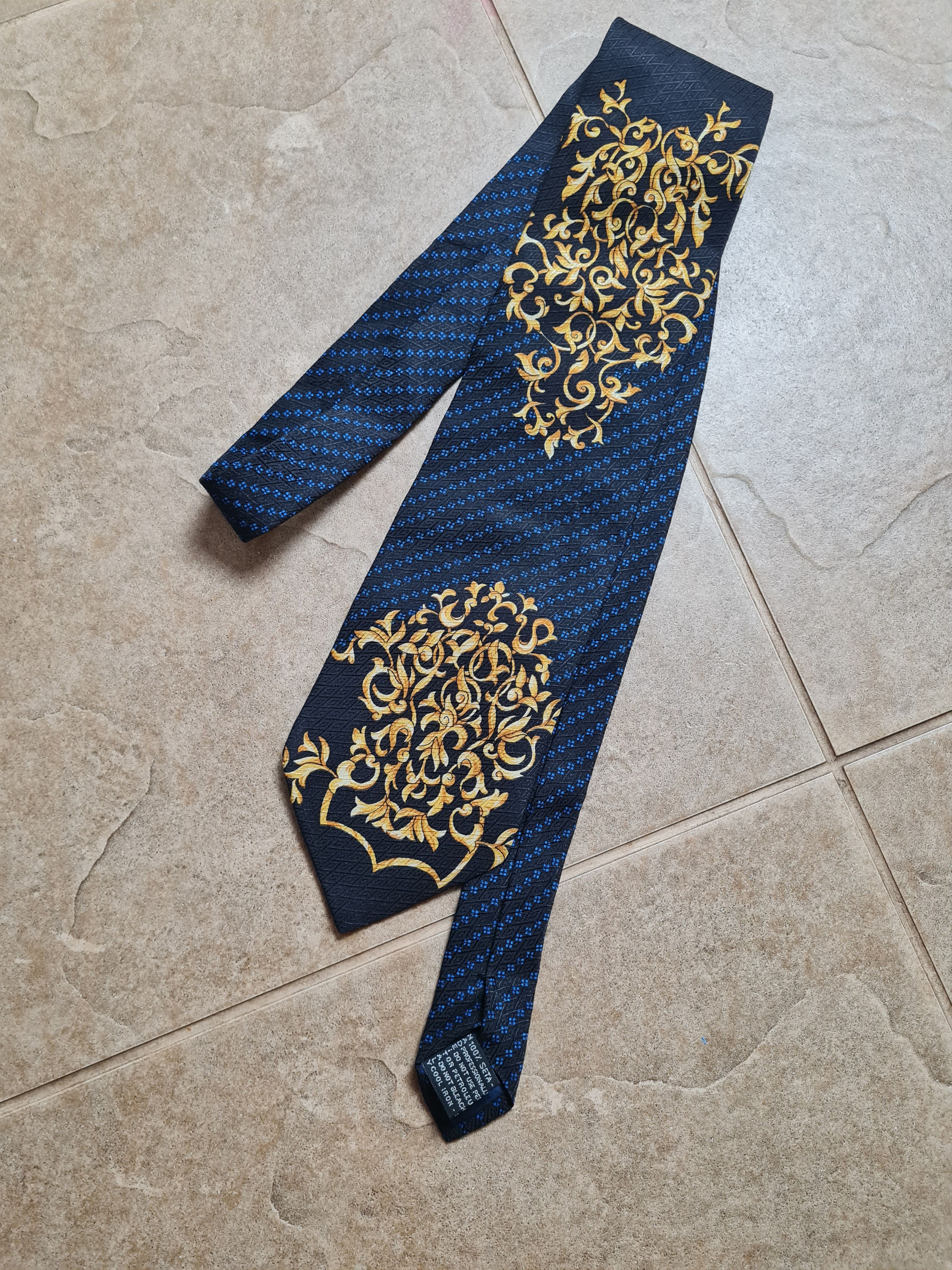 Versace Mens Black Gold Vintage V2 Versace Baroque Print Silk Tie Size ONE SIZE - 3 Thumbnail