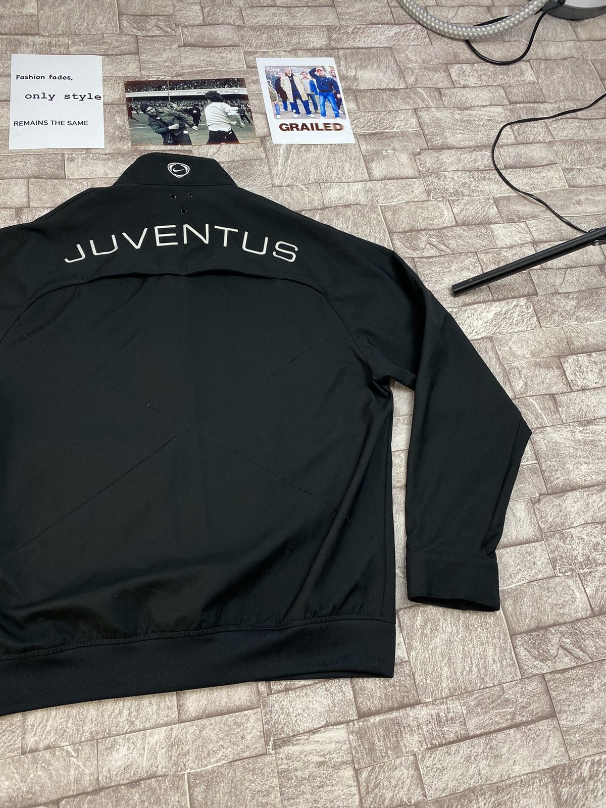 Vintage Vintage Juventus FC Nike Soccer Jacket Track Size US L / EU 52-54 / 3 - 12 Thumbnail