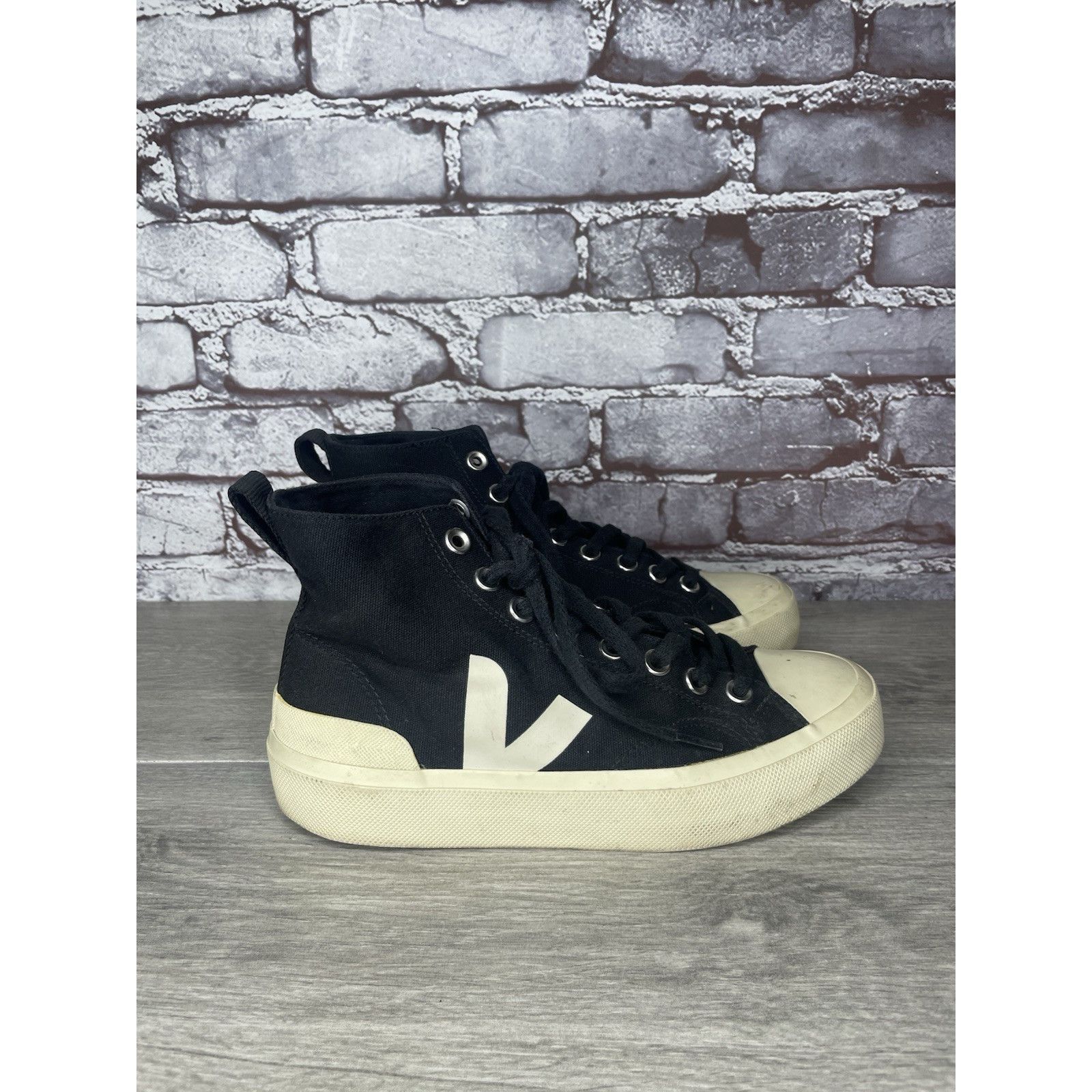 Veja Veja Wata II Canvas Hi-Top Black White Pierre Sneakers Women Size US 7 / IT 37 - 1 Thumbnail