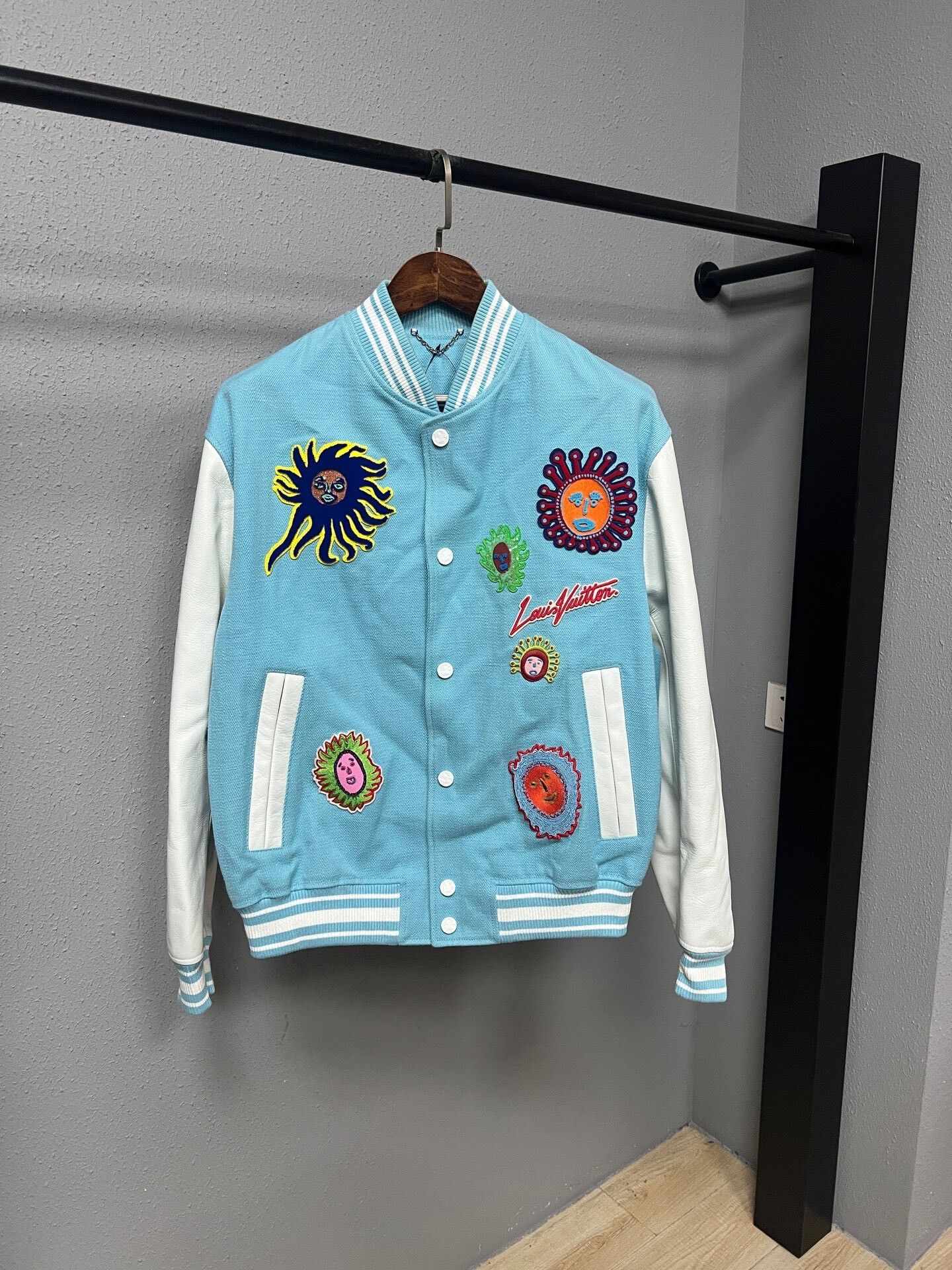 Louis Vuitton Louis Vuitton Blue and White Embroidered Jacket Size US L / EU 52-54 / 3 - 1 Thumbnail