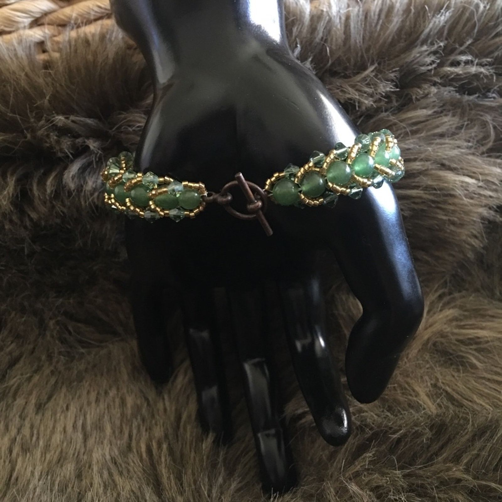 Vintage Vintage green and gold glass beaded bracelet Size ONE SIZE - 5 Thumbnail