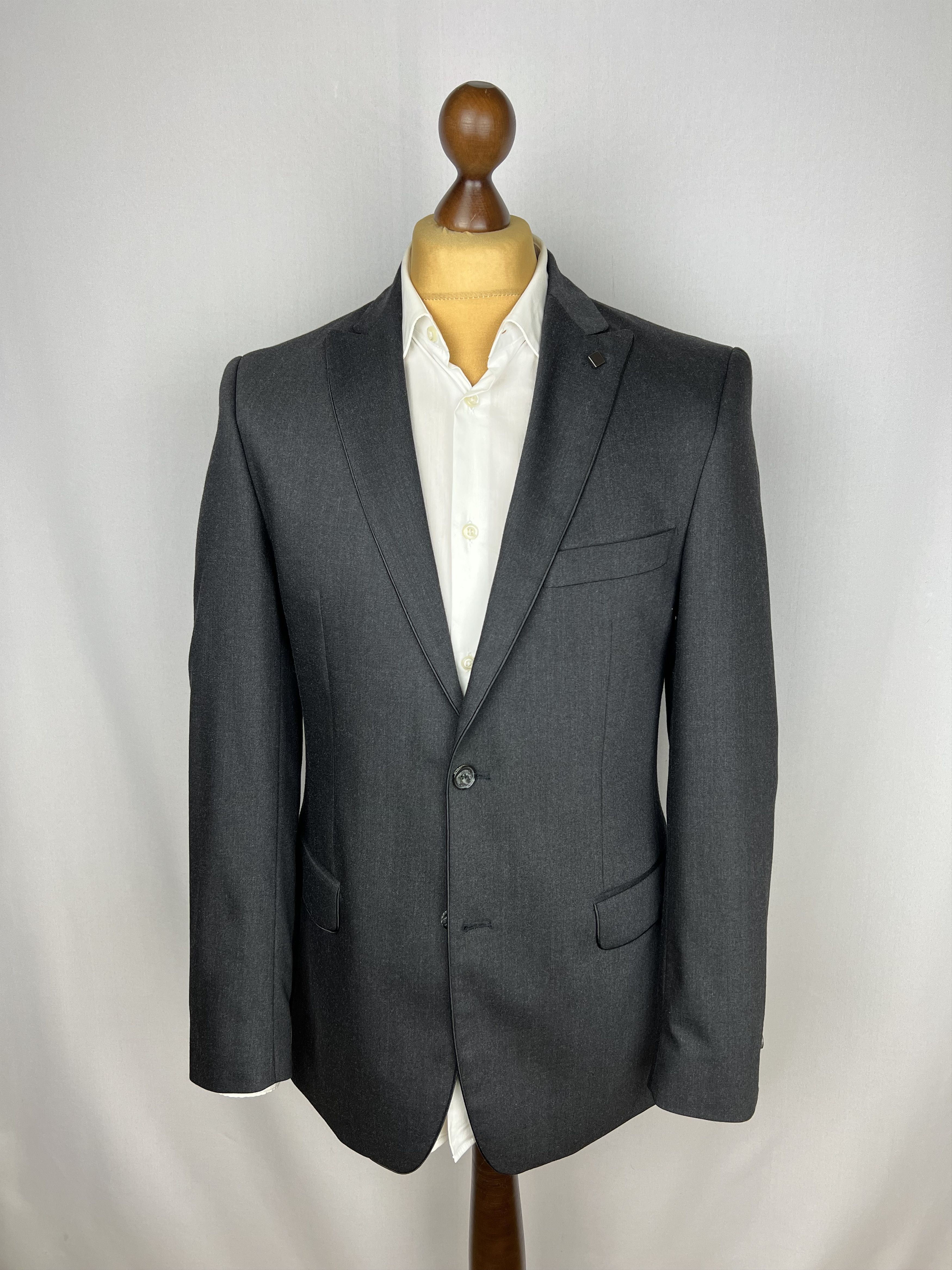 Karl Lagerfeld Modern 2-Piece Solid Wool Blend Suit Size 38R - 3 Thumbnail