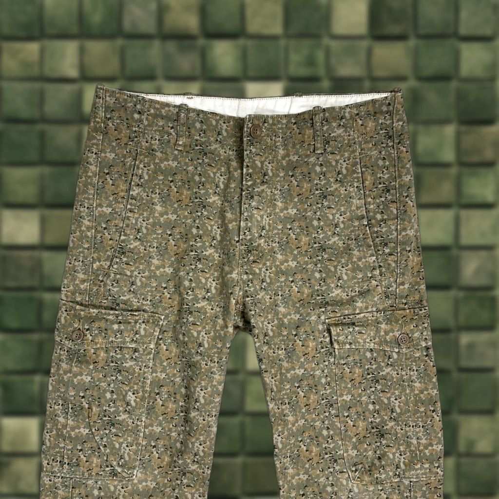 Levi's Levis Jeans Camo Cargo Pants White Tab 32x29 Levis Jeans Men 32 Inseam 29 Regular Straight Size US 32 / EU 48 - 1 Thumbnail