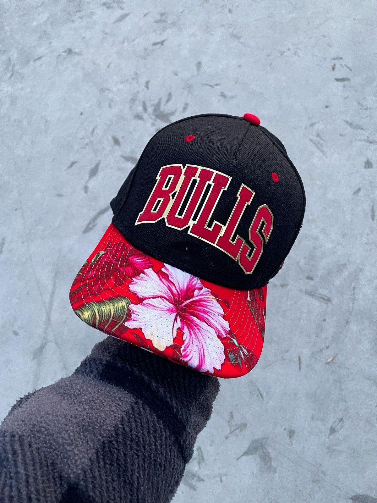 Mitchell & Ness × NBA Vintage Chicago Bulls Mitchell Ness NBA Hats Y2K cap Flowers Size ONE SIZE - 4 Thumbnail