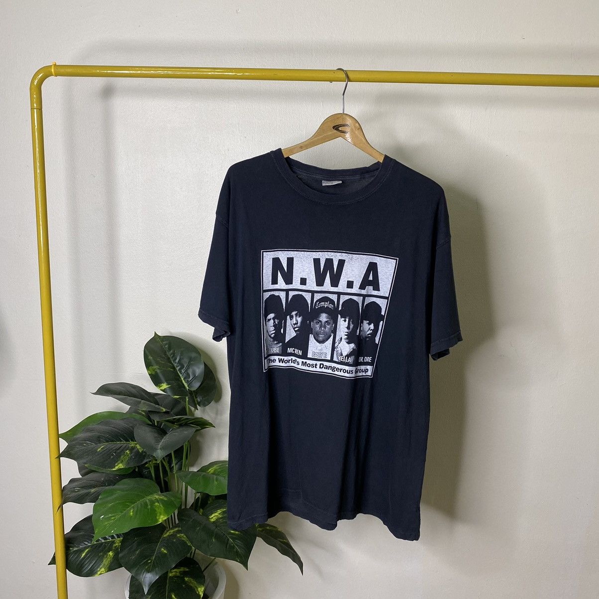 Rap Tees × Vintage Vintage NWA Rapper Hip Hop Ice Cube Eazy E Dr Dre T Shirt Size US L / EU 52-54 / 3 - 1 Thumbnail