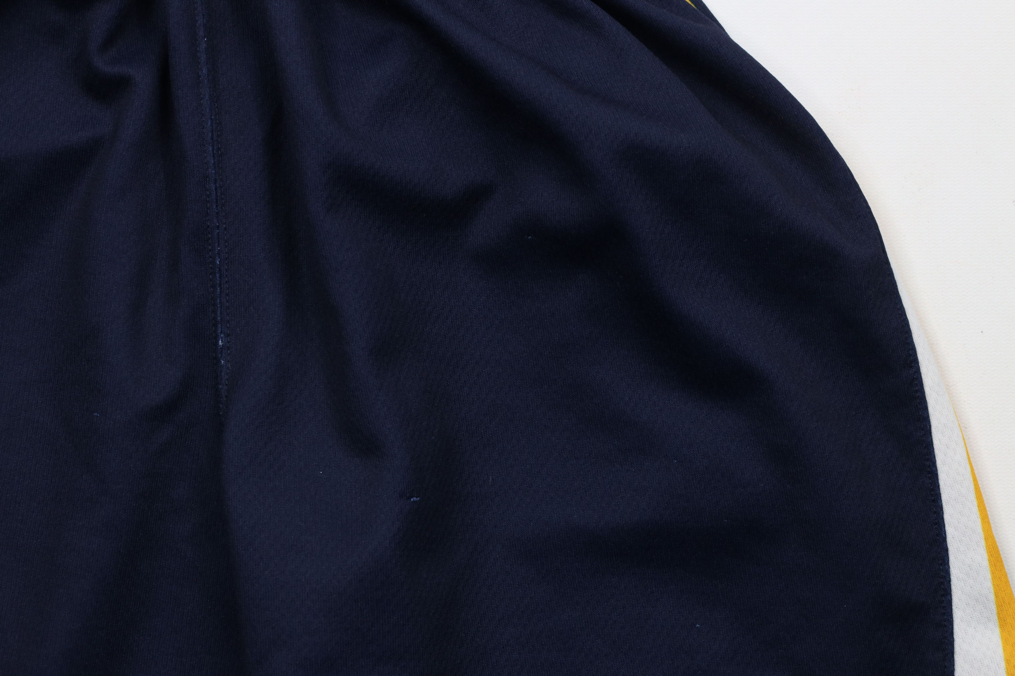 Nike × Vintage Nike Issued University of Toledo Basketball Shorts Blue Size US 30 / EU 46 - 12 Thumbnail