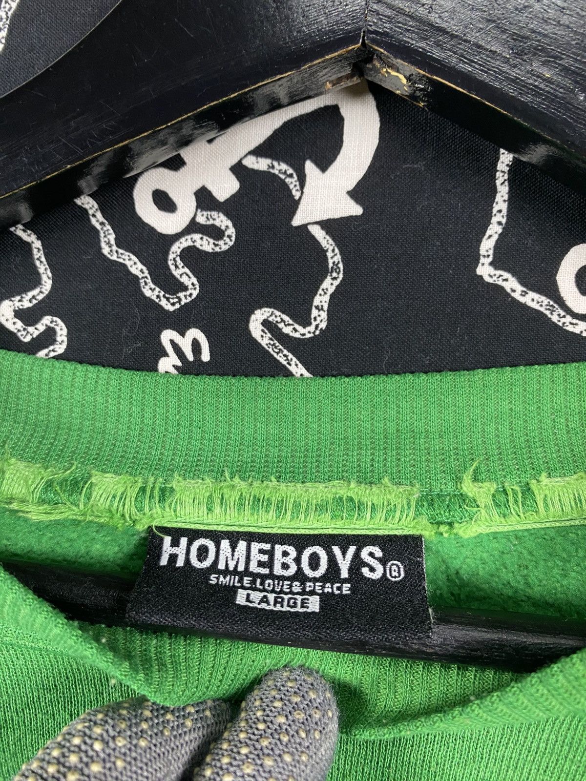 Japanese Brand Homeboys Nature 1975 Green Graphic Smiley Peace Earth Size US L / EU 52-54 / 3 - 7 Thumbnail