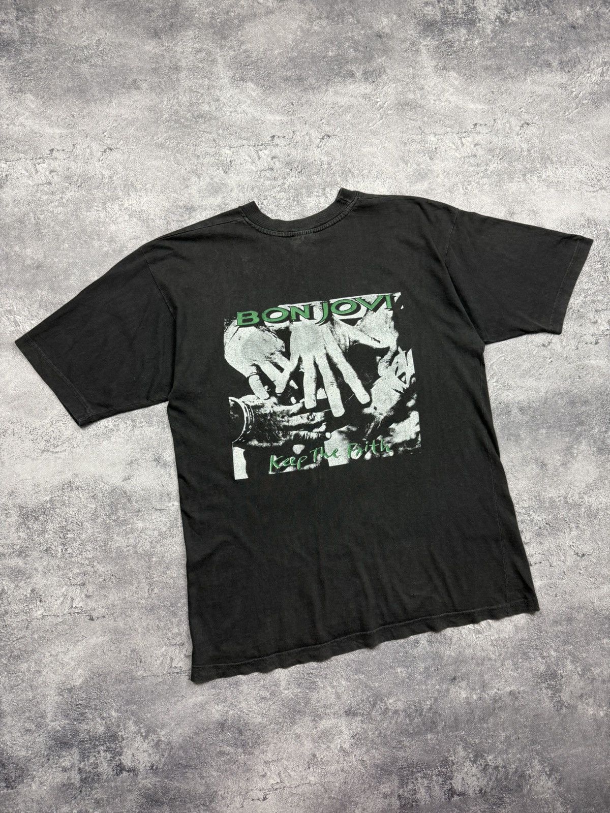 Bon Jovi Vintage 90s Bon Jovi Keep The Faith T-Shirt Faded Band Tee Size US L / EU 52-54 / 3 - 13 Thumbnail