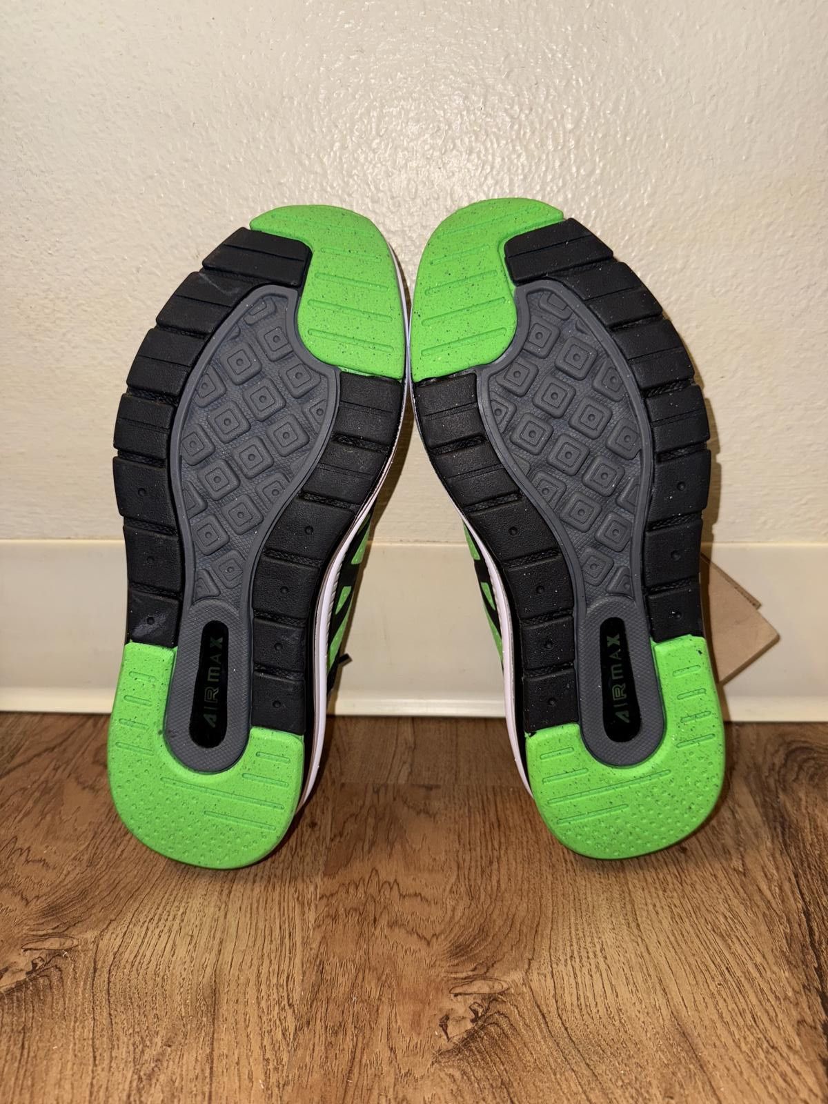 Nike Nike Air Max Genome Black Green (GS) Size US 6.5 / EU 39-40 - 3 Thumbnail