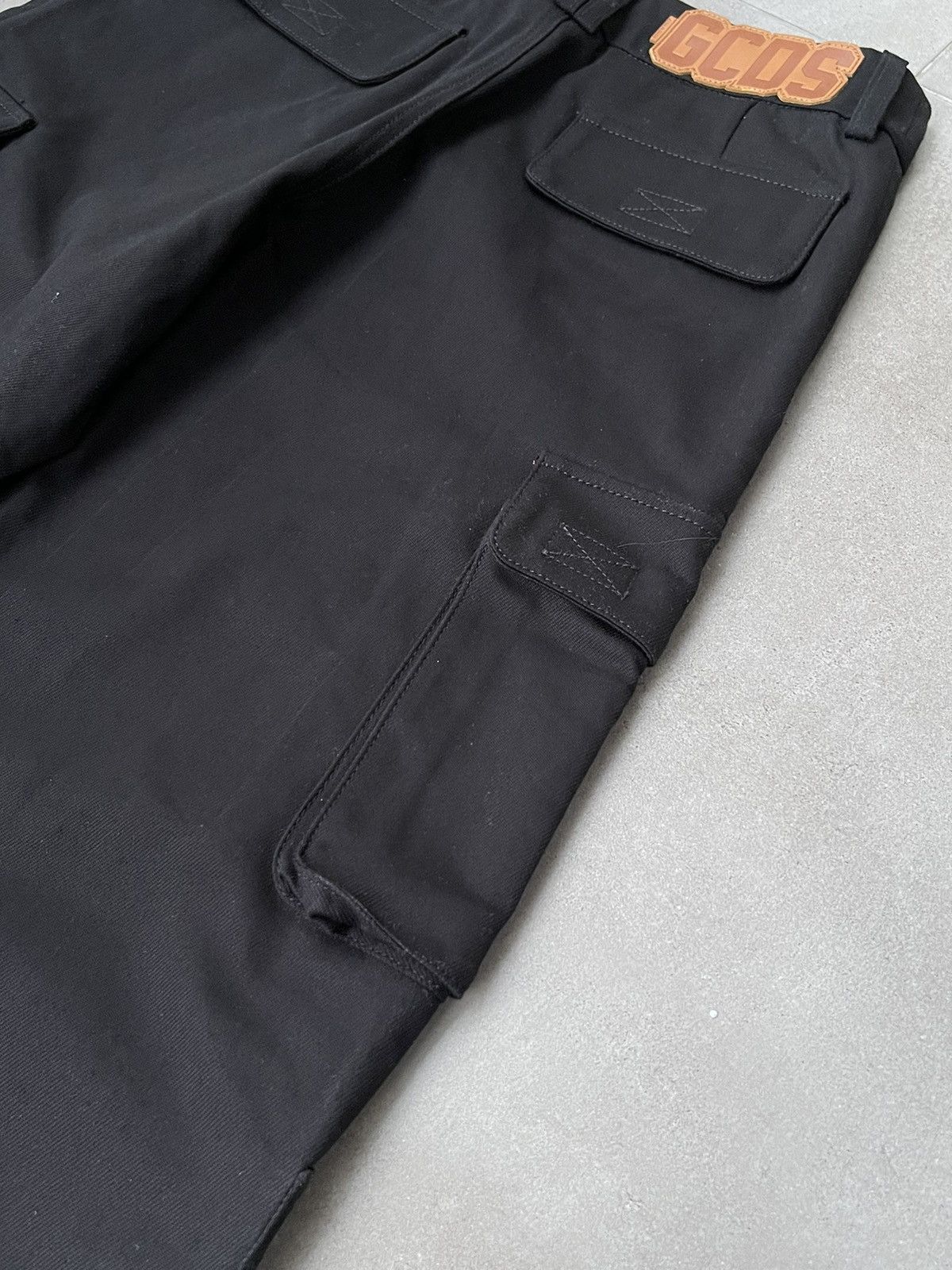 GCDS !DS! AW22 GCDS Logo Patch Cargo Black Pants Size US 32 / EU 48 - 15 Thumbnail