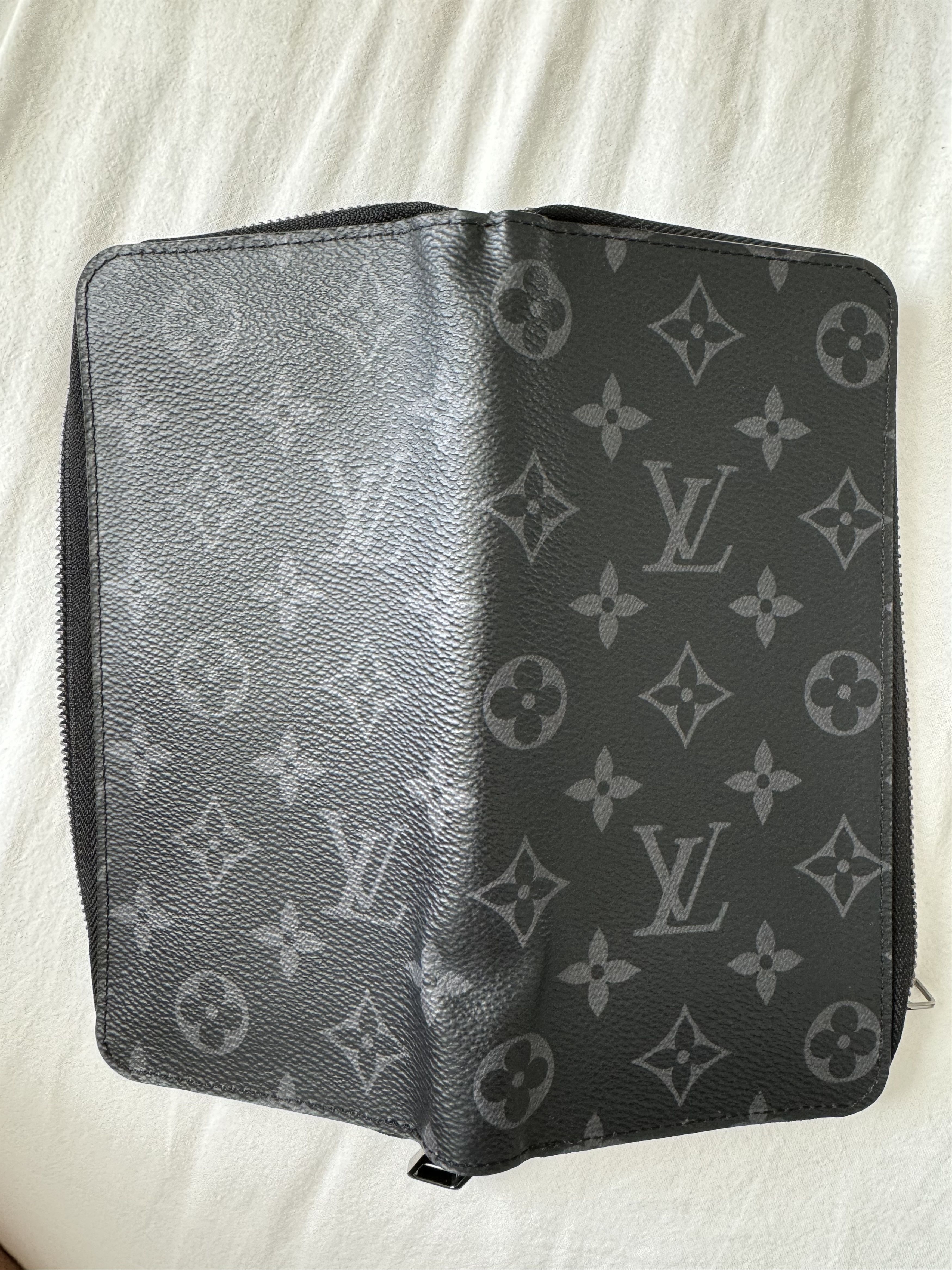 Louis Vuitton Louis Vuitton Zippy Wallet in eclipse monogram Size ONE SIZE - 3 Thumbnail