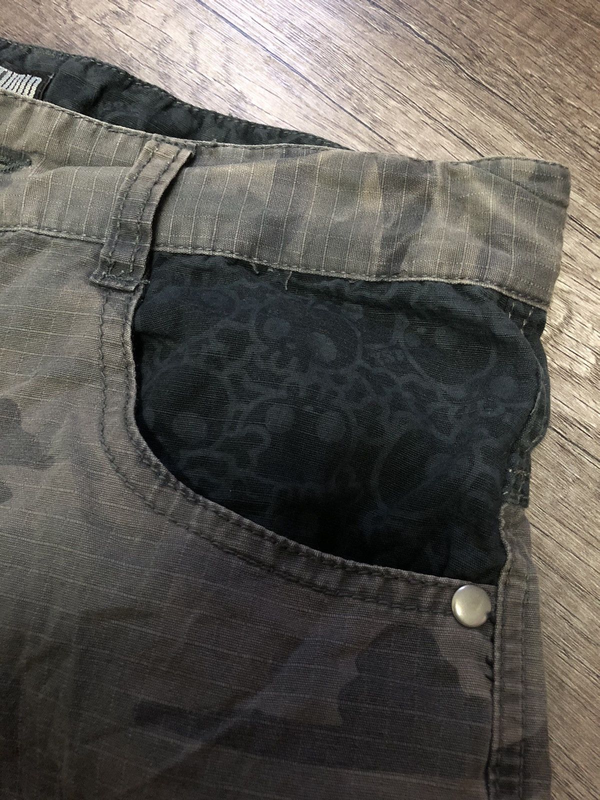 Designer × Japanese Brand BA-TSU STUDIO SKULL DESIGN CAMO SHORT PANTS Size US 30 / EU 46 - 14 Thumbnail