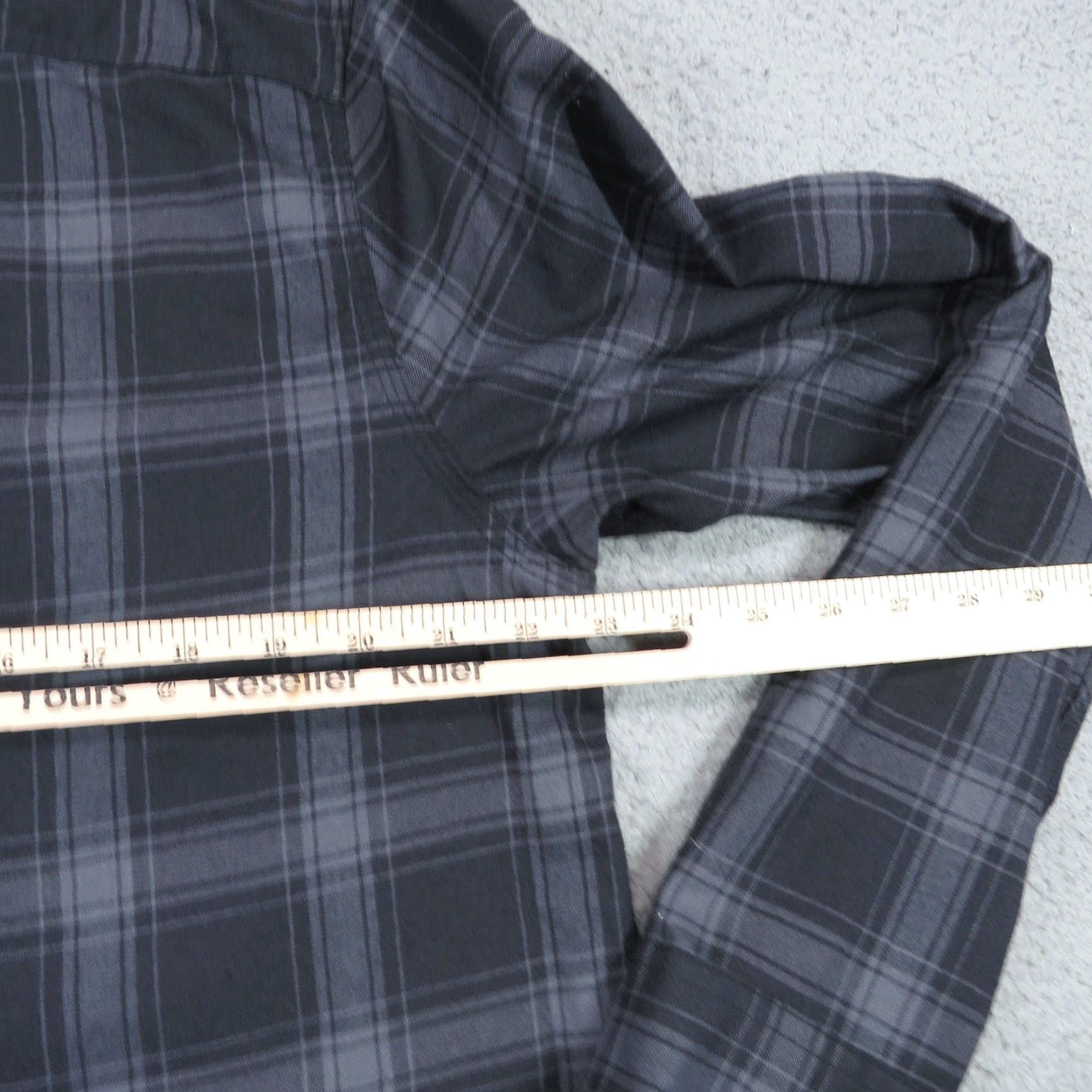 Vintage Mack Weldon Shirt Mens Large Grey Plaid Wool Polyester Flannel Blend Soft Pocket Button-Up Shirt Mens Large Grey Plaid Wool Polyester Flannel Pocket Size US L / EU 52-54 / 3 - 6 Thumbnail