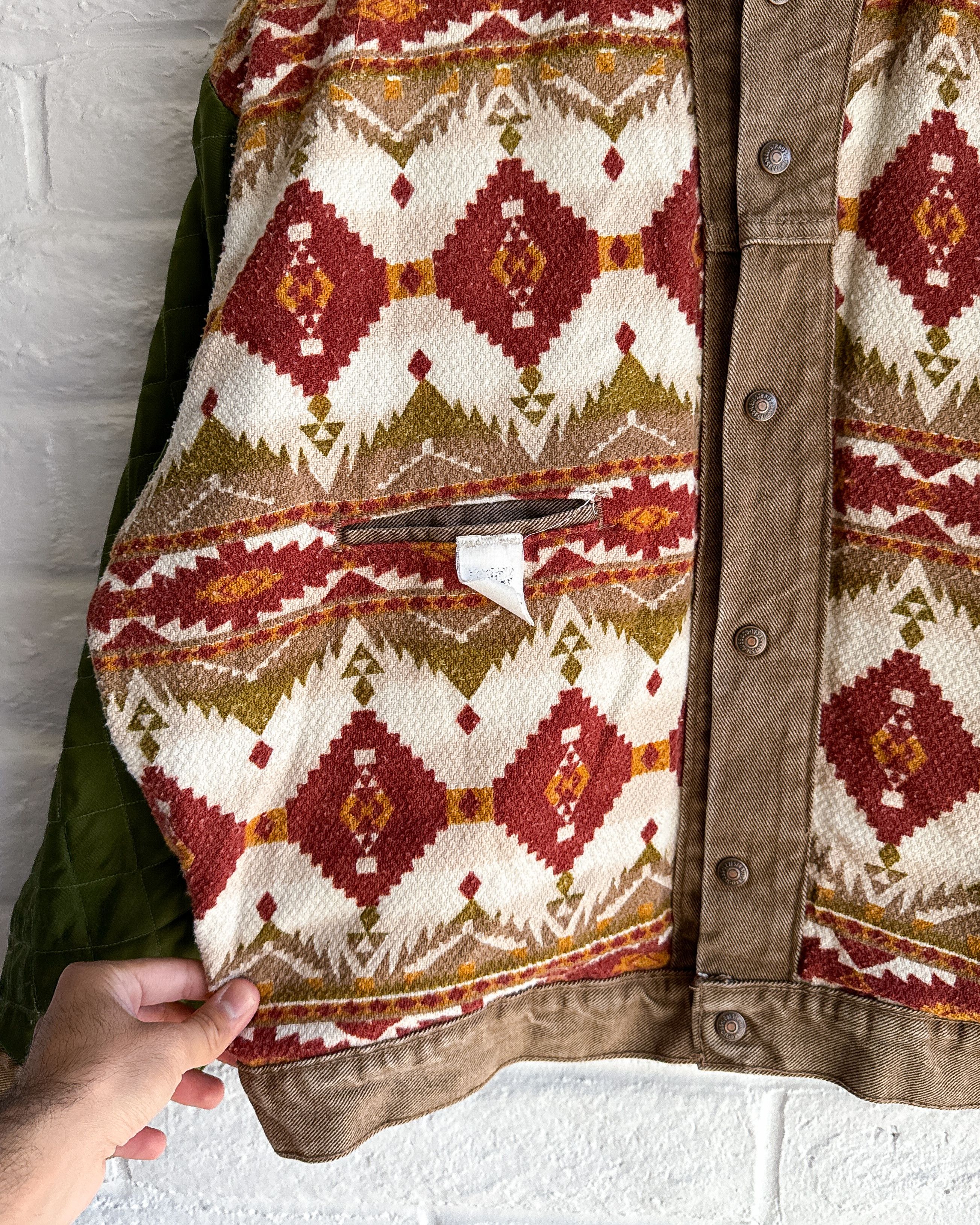 Levi's Vintage Levis Reversible Trucker Jacket Native Blanket Lined Size US L / EU 52-54 / 3 - 3 Thumbnail