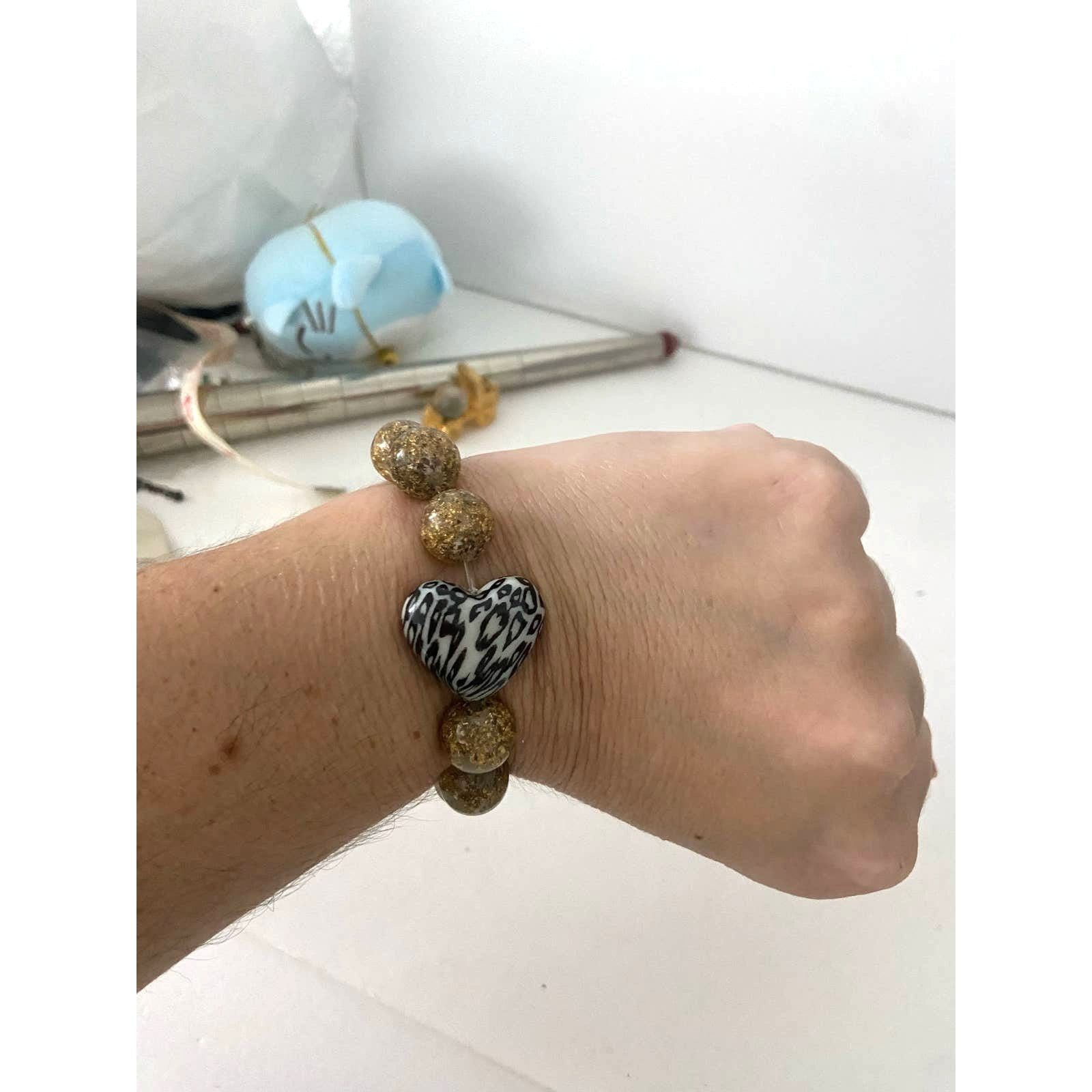 Handmade Handmade cracked gold and cheetah print heart bracelet Size ONE SIZE - 1 Thumbnail
