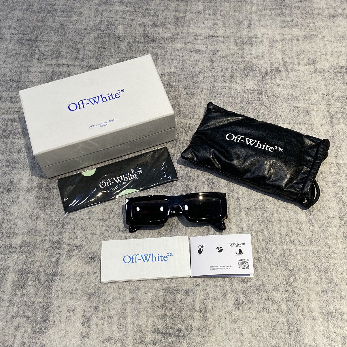 Off-White OFF WHITE RENTON OERI13P 1007 BLACK Size ONE SIZE - 5 Thumbnail