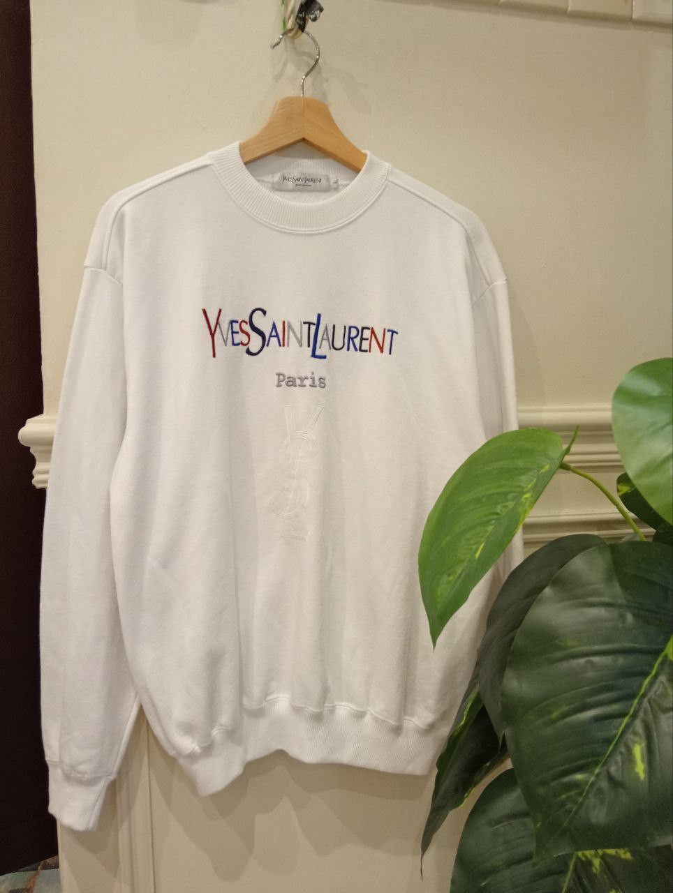Yves Saint Laurent VINTAGE YVES SAINT LAURENT PARIS SPELL OUT CREWNECK Size US L / EU 52-54 / 3 - 2 Thumbnail
