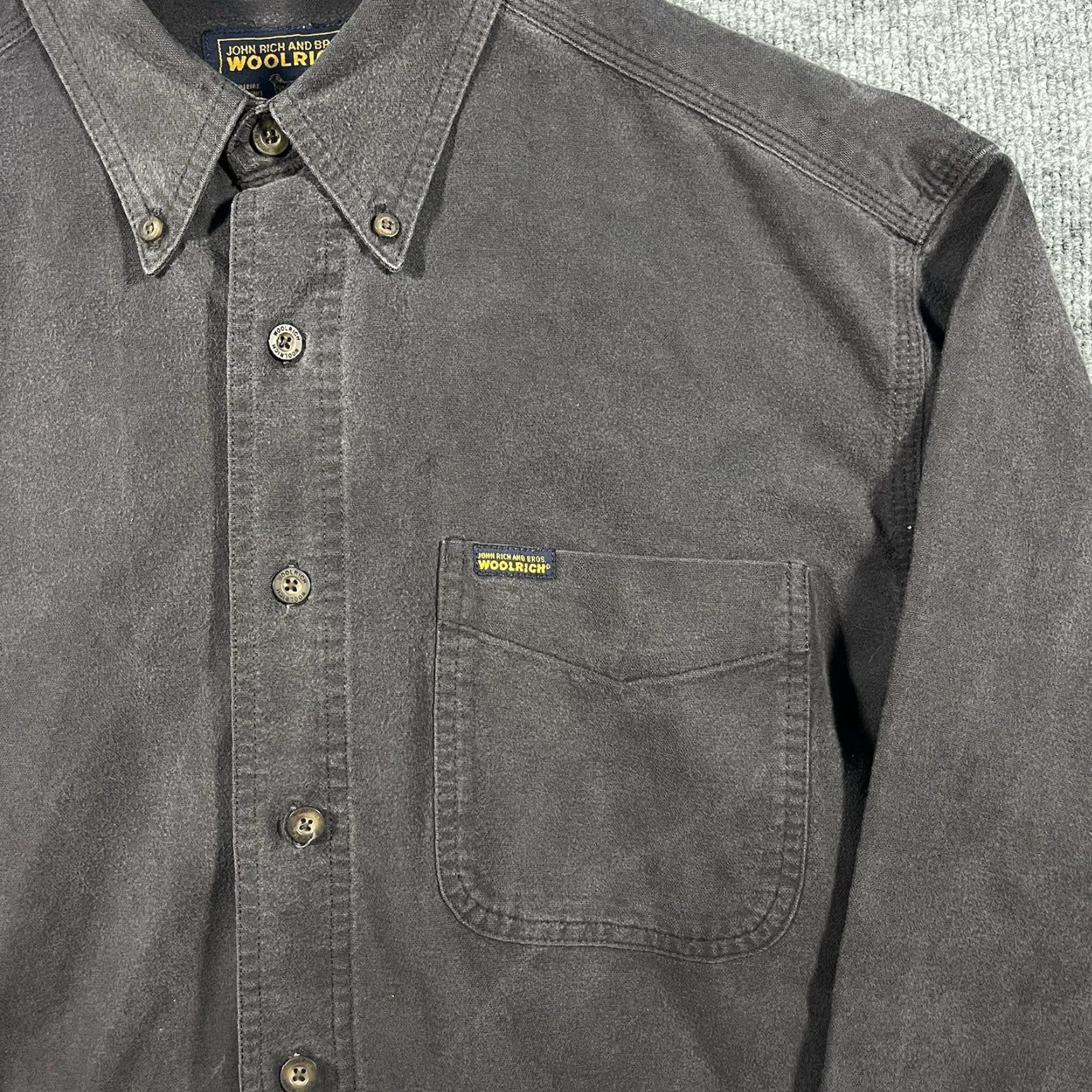 Vintage VINTAGE Woolrich Shirt Men L Gray Button-Down Collared Long Sleeve Cotton Chamois Flannel Heavyweight Size US L / EU 52-54 / 3 - 2 Thumbnail