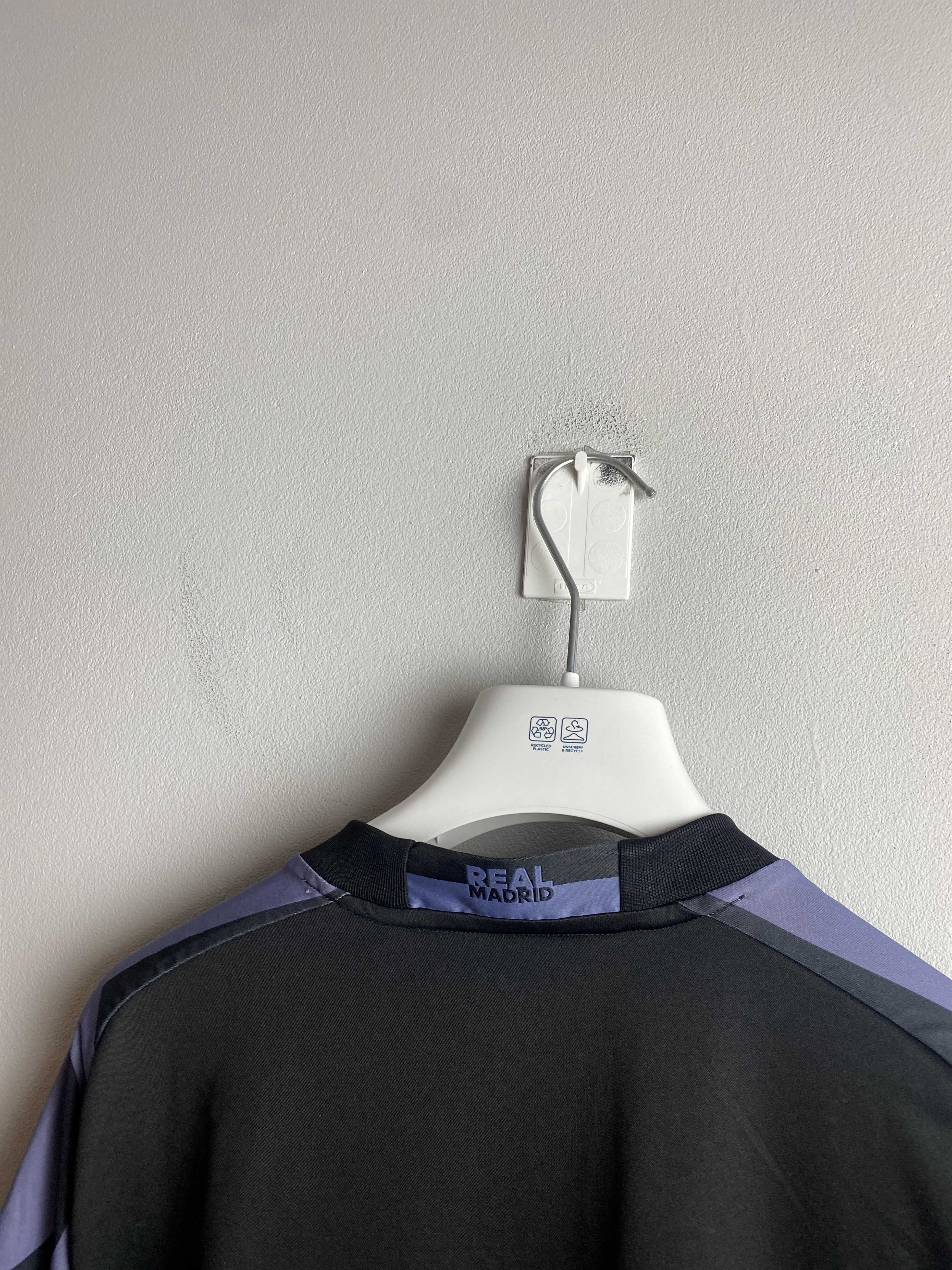 Adidas Adidas Soccer jersey 2016/17 Real Madrid blokecore y2k Size US M / EU 48-50 / 2 - 8 Thumbnail