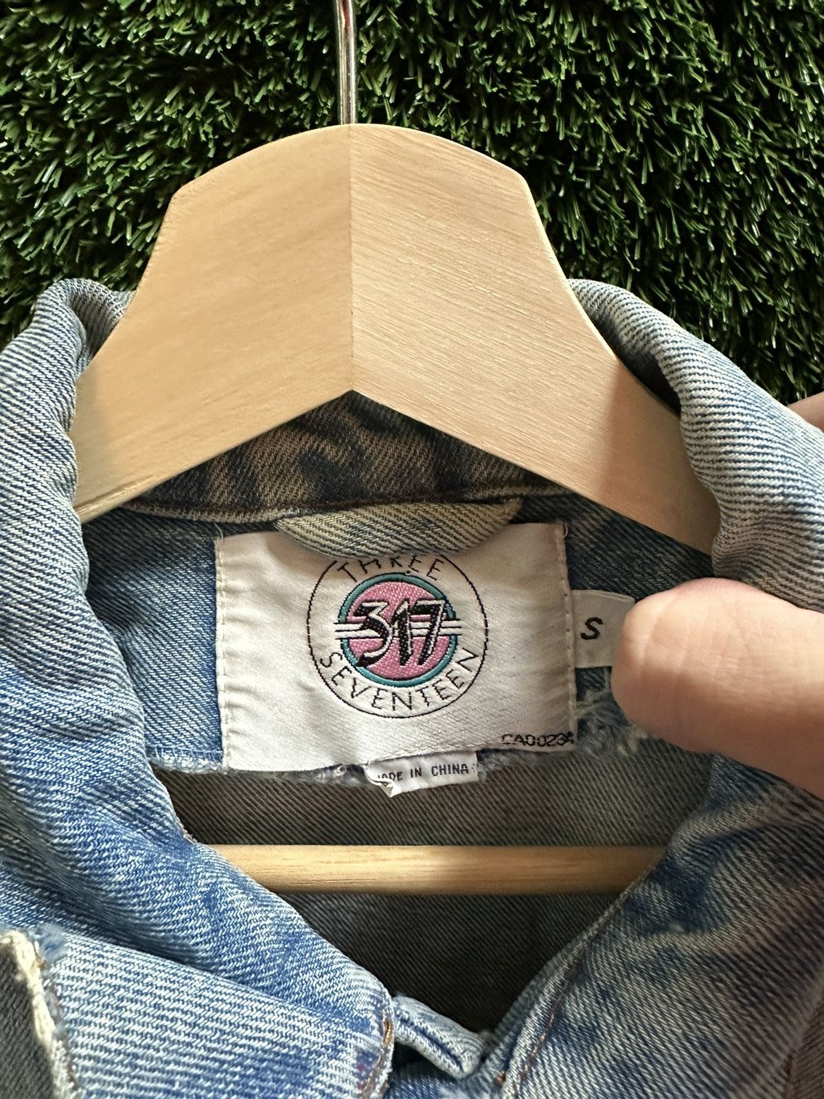 Vintage Vintage Three Seventeen Light Wash Denim Jacket Small Size US S / EU 44-46 / 1 - 3 Thumbnail