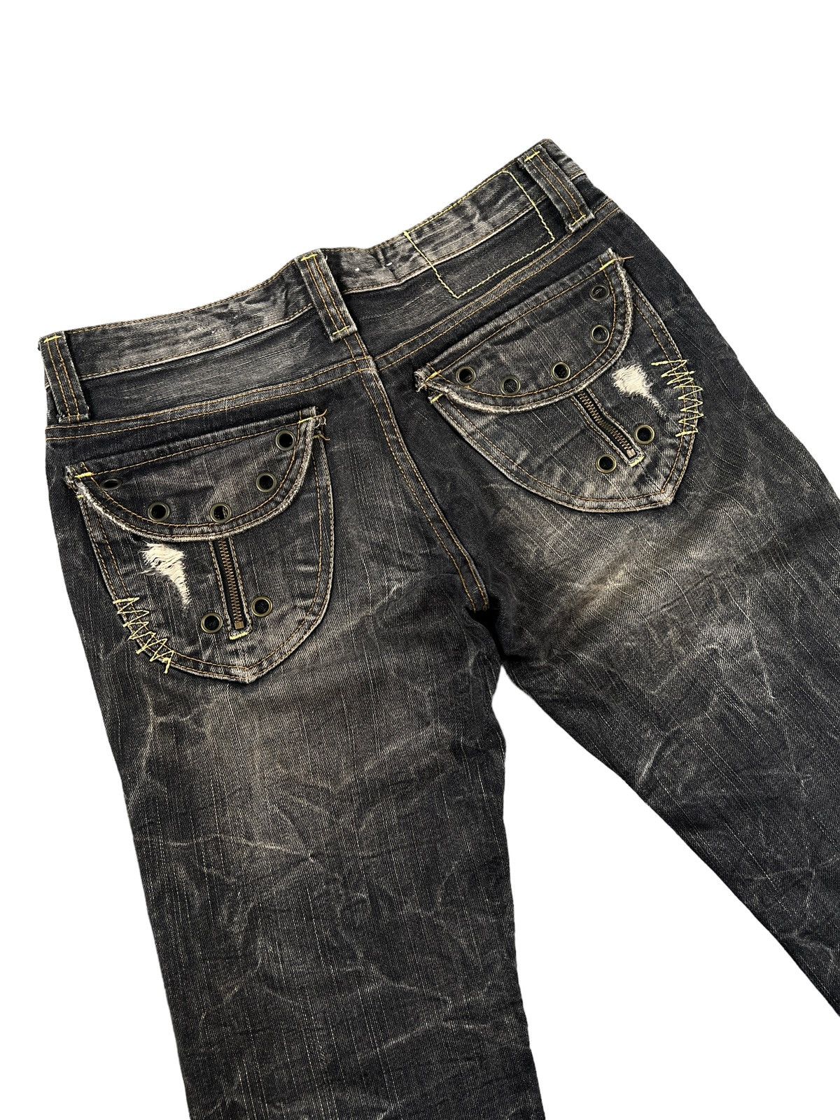 Japanese Brand On Board 🇯🇵 Distressed Flare Denim Size US 31 - 9 Thumbnail