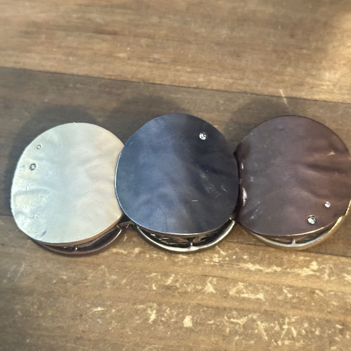 Kenneth Cole Kenneth Cole tricolor hammered disc stretch bracelet Size ONE SIZE - 5 Thumbnail
