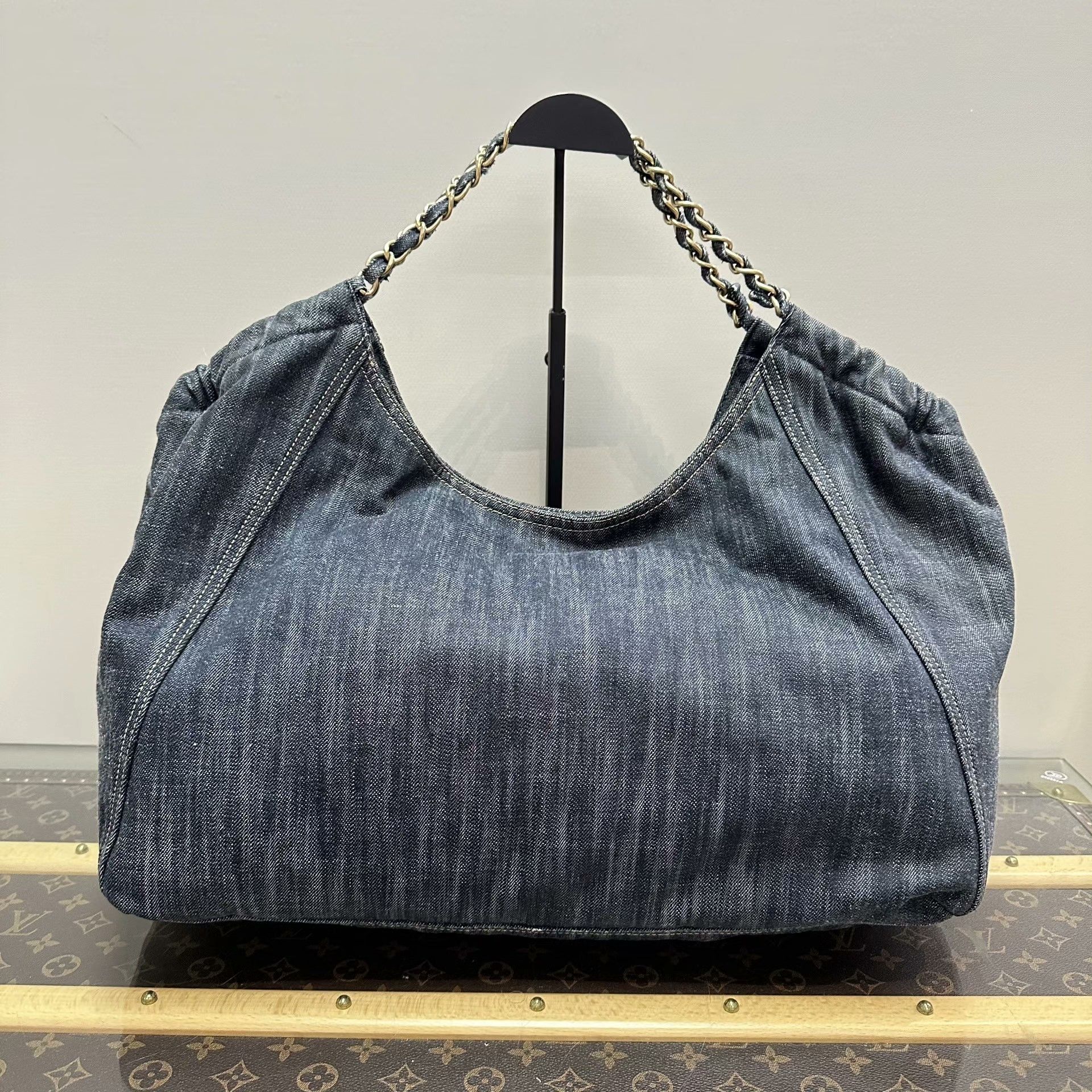 Chanel Pre-loved Bag Very good condition Size ONE SIZE - 1 Thumbnail