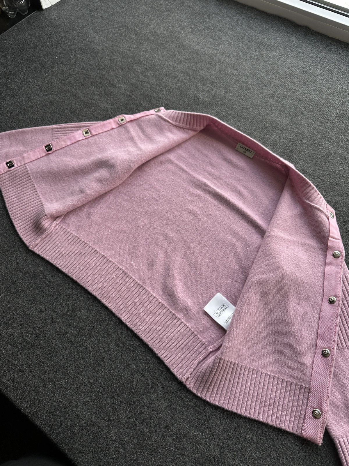 Chanel F/W 24 🚨 CASHMERE CHANEL 24B PINK CARDIGAN METAL LOGO BUTTON Size XS / US 0-2 / IT 36-38 - 10 Thumbnail