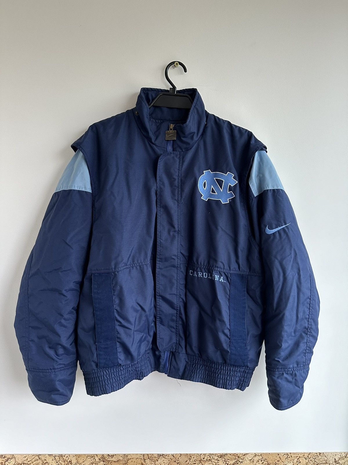 Nike Nike Vintage North Carolina Down Puffer Jacket Mens L NCAA Size US L / EU 52-54 / 3 - 1 Thumbnail