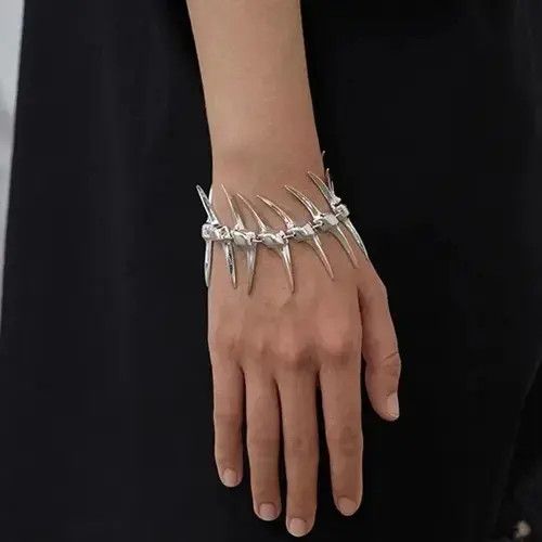 Jewelry × Vintage New Bracelet Thorny Spine Punk Size ONE SIZE - 1 Thumbnail