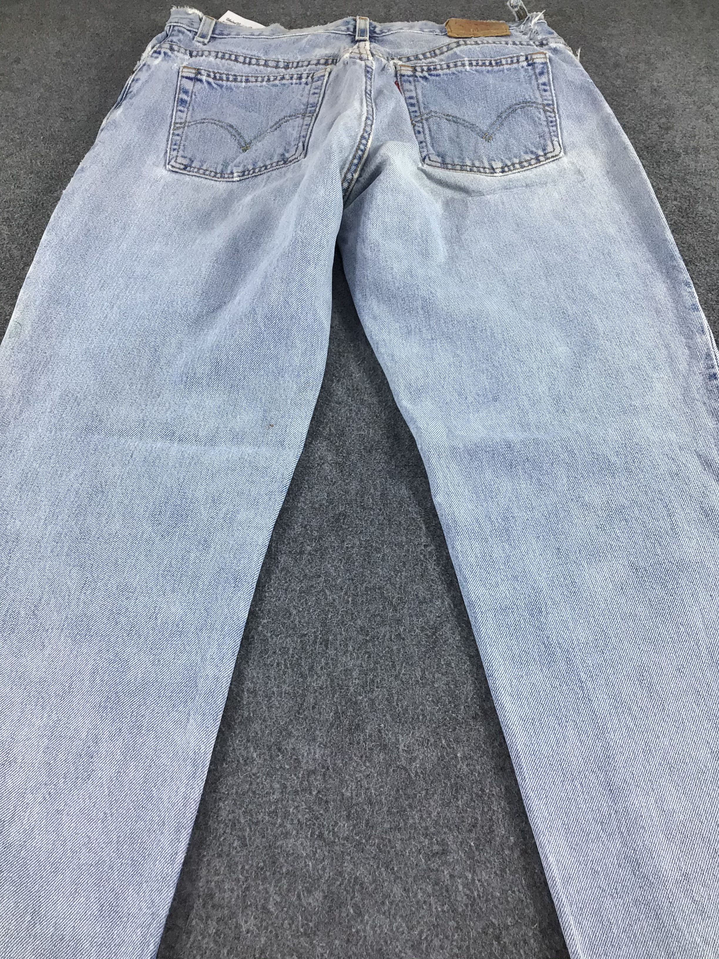 Levi's Vintage Levis 550 Jeans Distressed Faded Blue -J584 Size US 33 - 4 Thumbnail