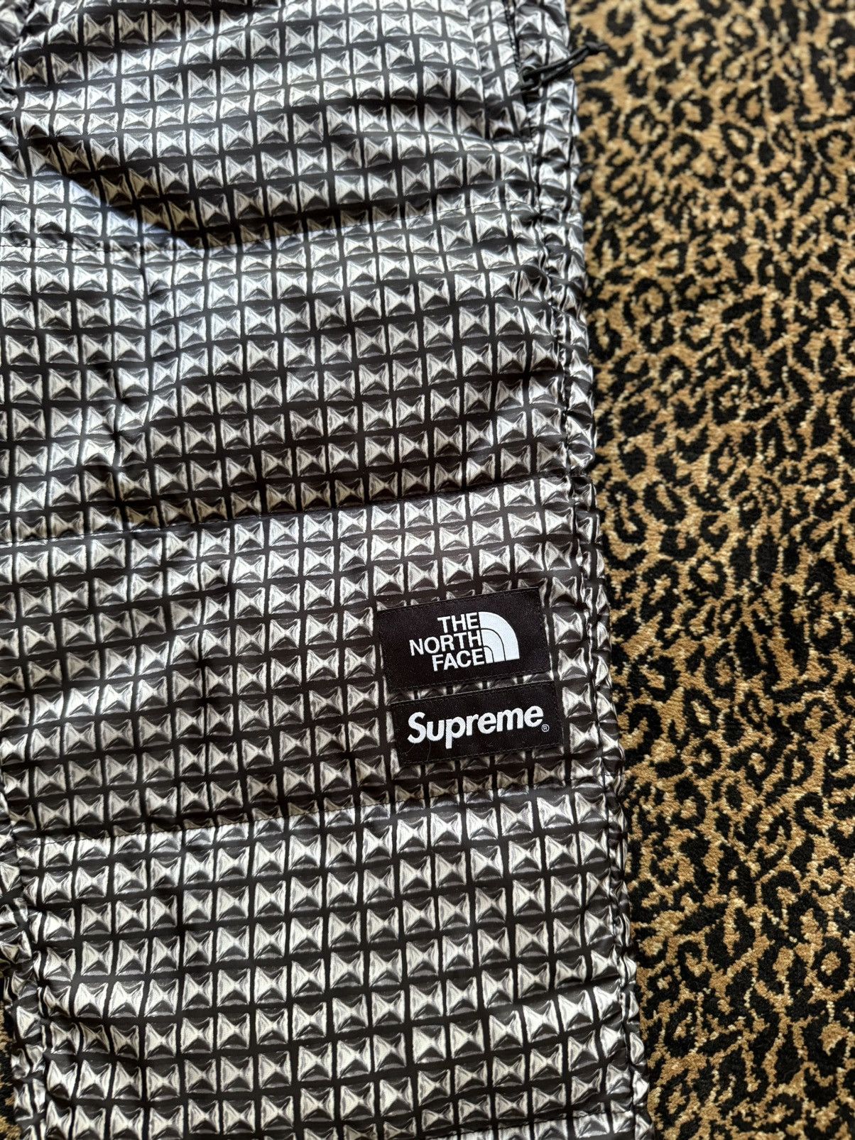Supreme × The North Face New SUPREME THE NORTH FACE STUDDED NUPTSE PANT small Size US 30 / EU 46 - 3 Thumbnail