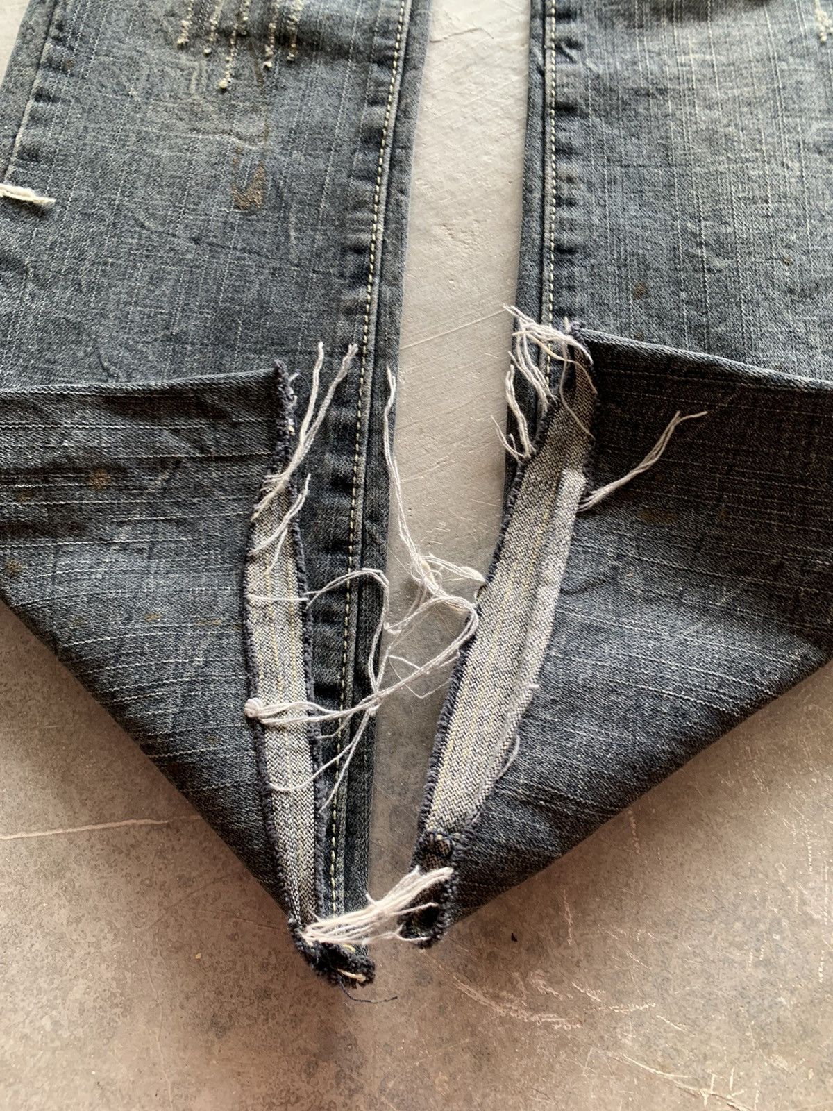 20471120 × Designer × Japanese Brand flare i6w9 lgb inspired jeans distressed japanese style Size 30" / US 8 / IT 44 - 9 Thumbnail