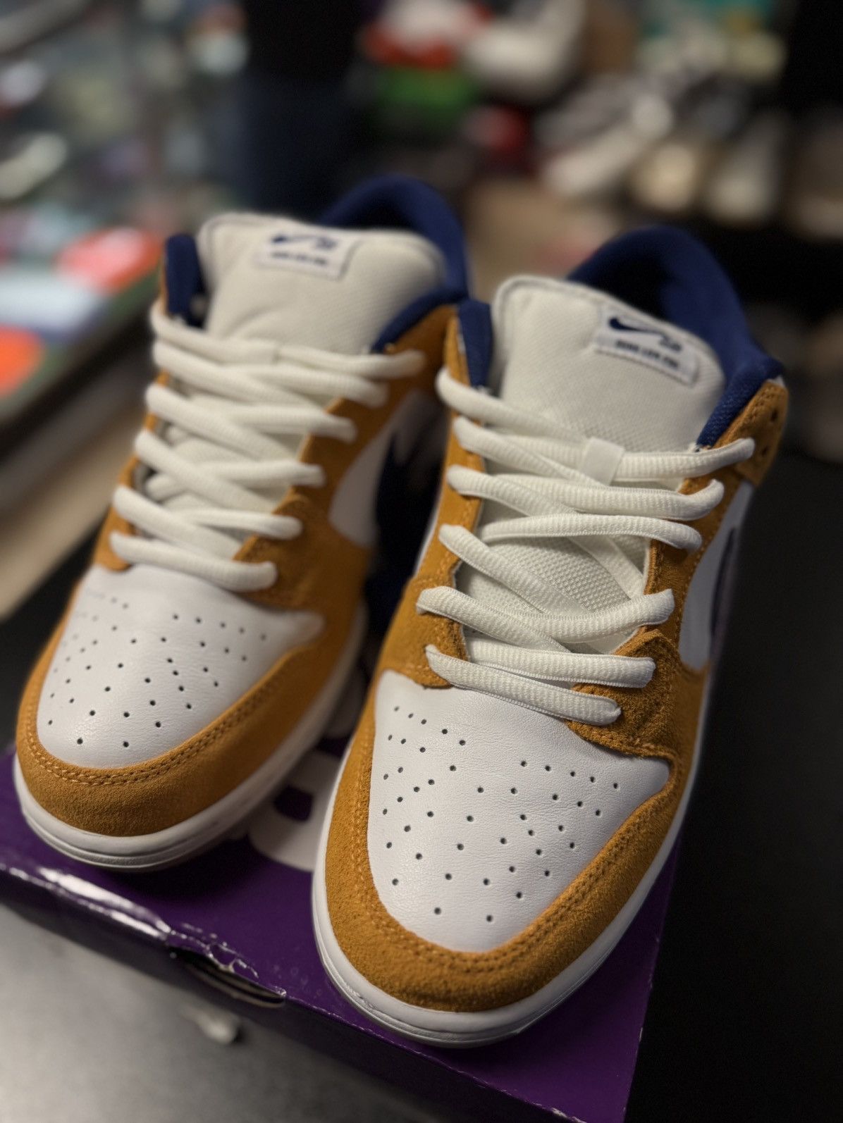 Nike Size 11 - Nike SB Dunk Low Laser Orange 2020 (BQ6817-800) Size US 11 / EU 44 - 3 Thumbnail