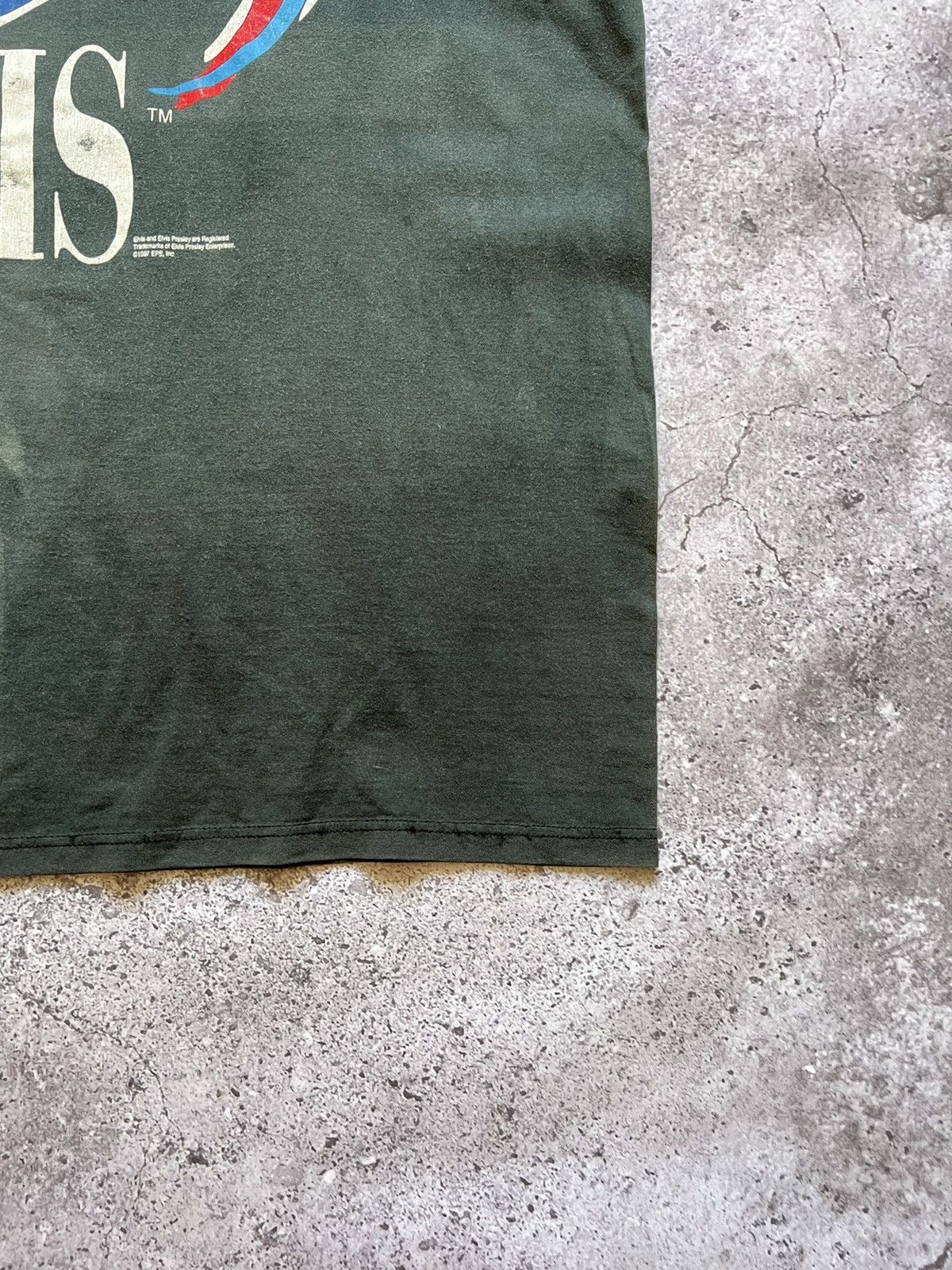 Band Tees × Jerzees × Vintage Vintage 1997 Elvis Presley Still Rockin 90s T-Shirt Size US XXL / EU 58 / 5 - 15 Thumbnail