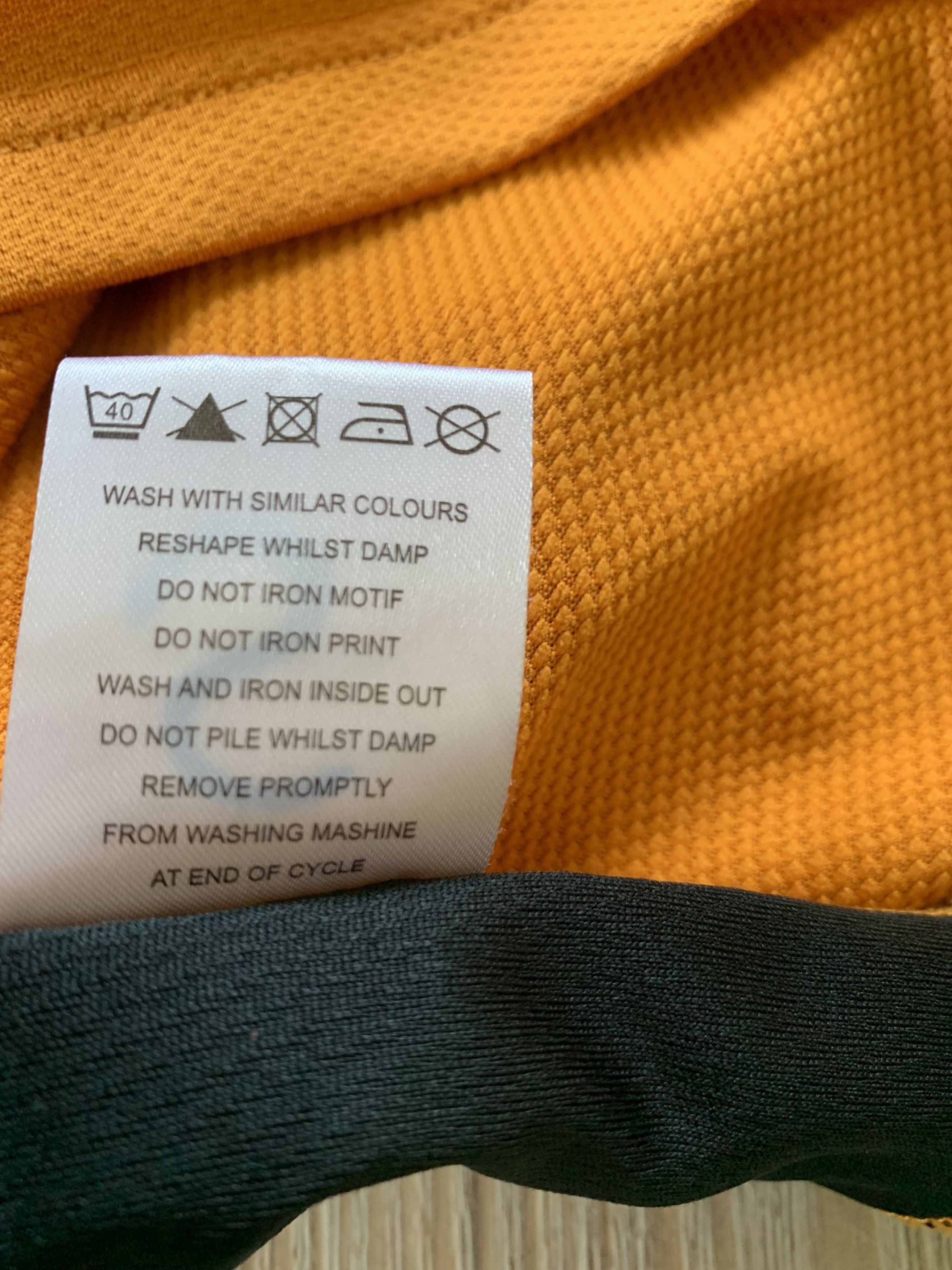 Vintage Vintage Burda Wolves Home Shirt 2010-2011 Size US XL / EU 56 / 4 - 11 Thumbnail