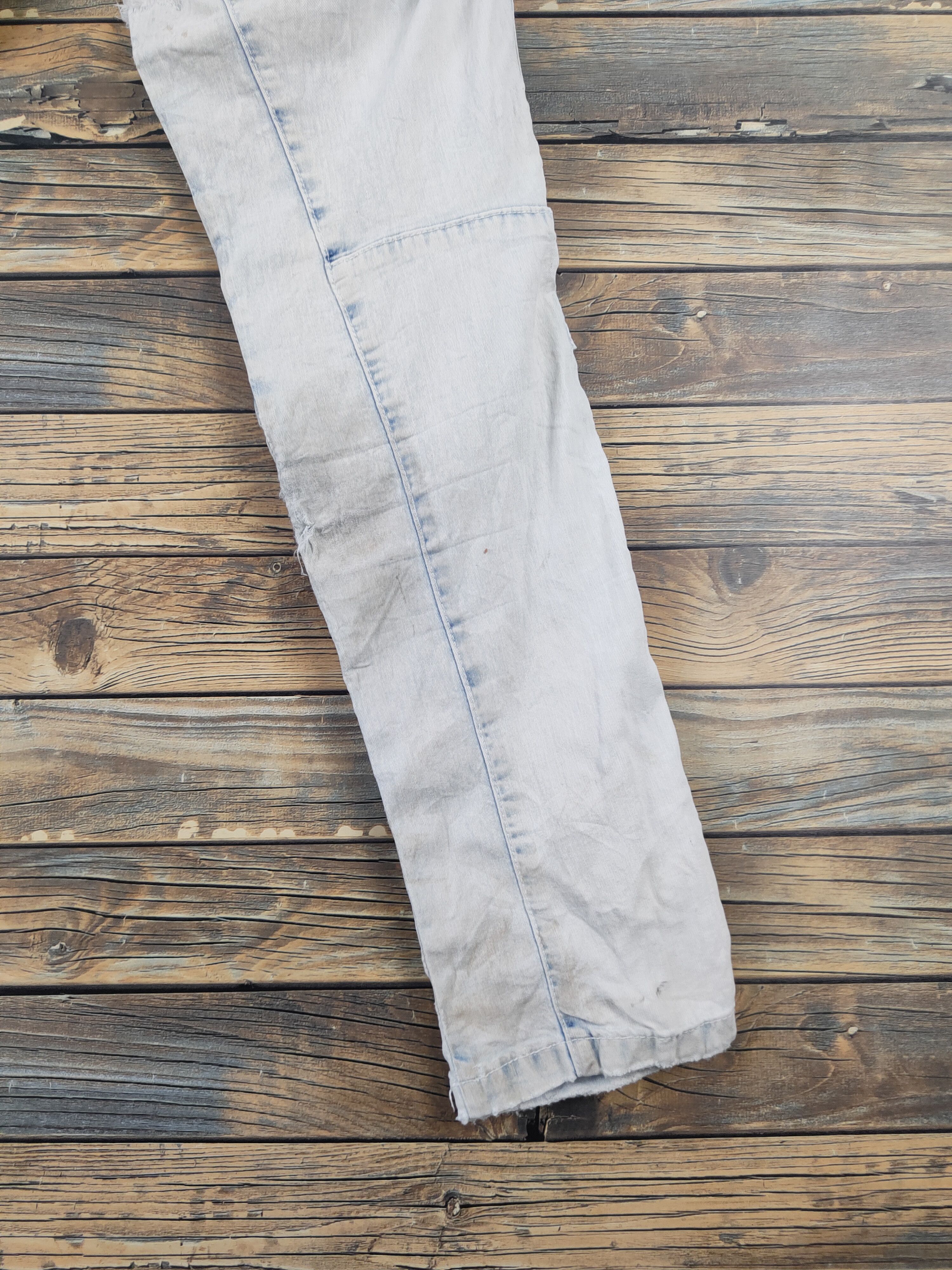 Japanese Brand I'z Frontier Light Blue Distressed Ripped Soft Jeans #W1997 Size US 32 / EU 48 - 15 Thumbnail