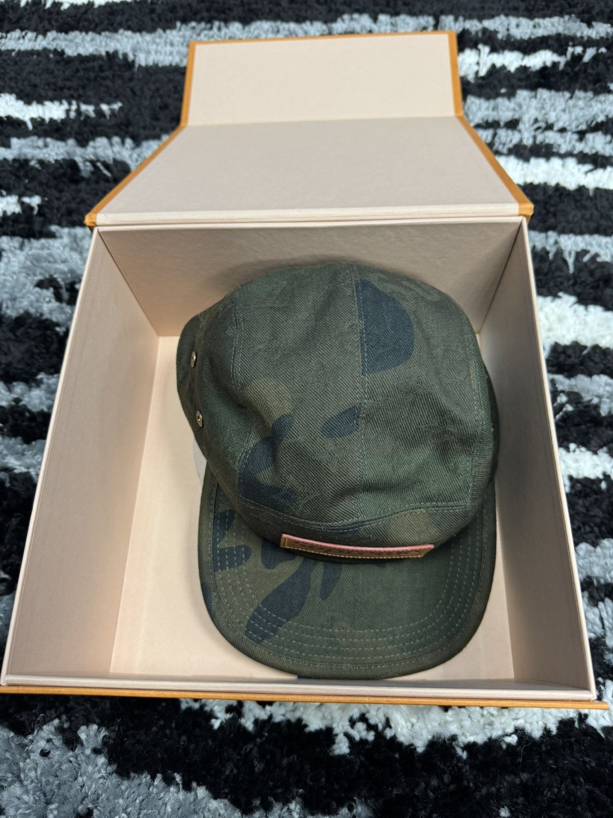 Louis Vuitton × Supreme Louis vuitton x supreme camo camo cap Size ONE SIZE - 7 Thumbnail