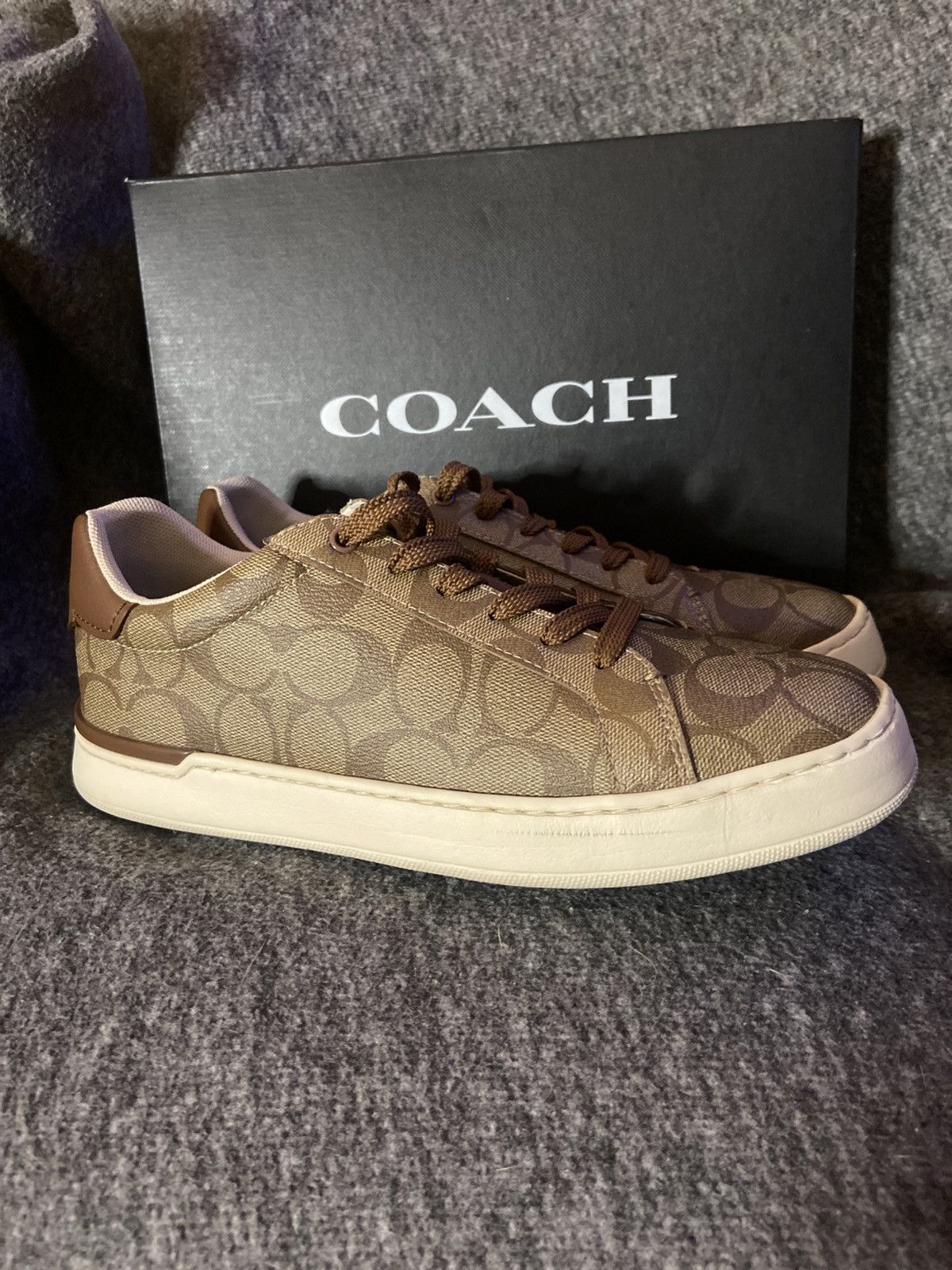Coach Coach Signature Low Top Sneakers Size US 7.5 / EU 40-41 - 1 Thumbnail