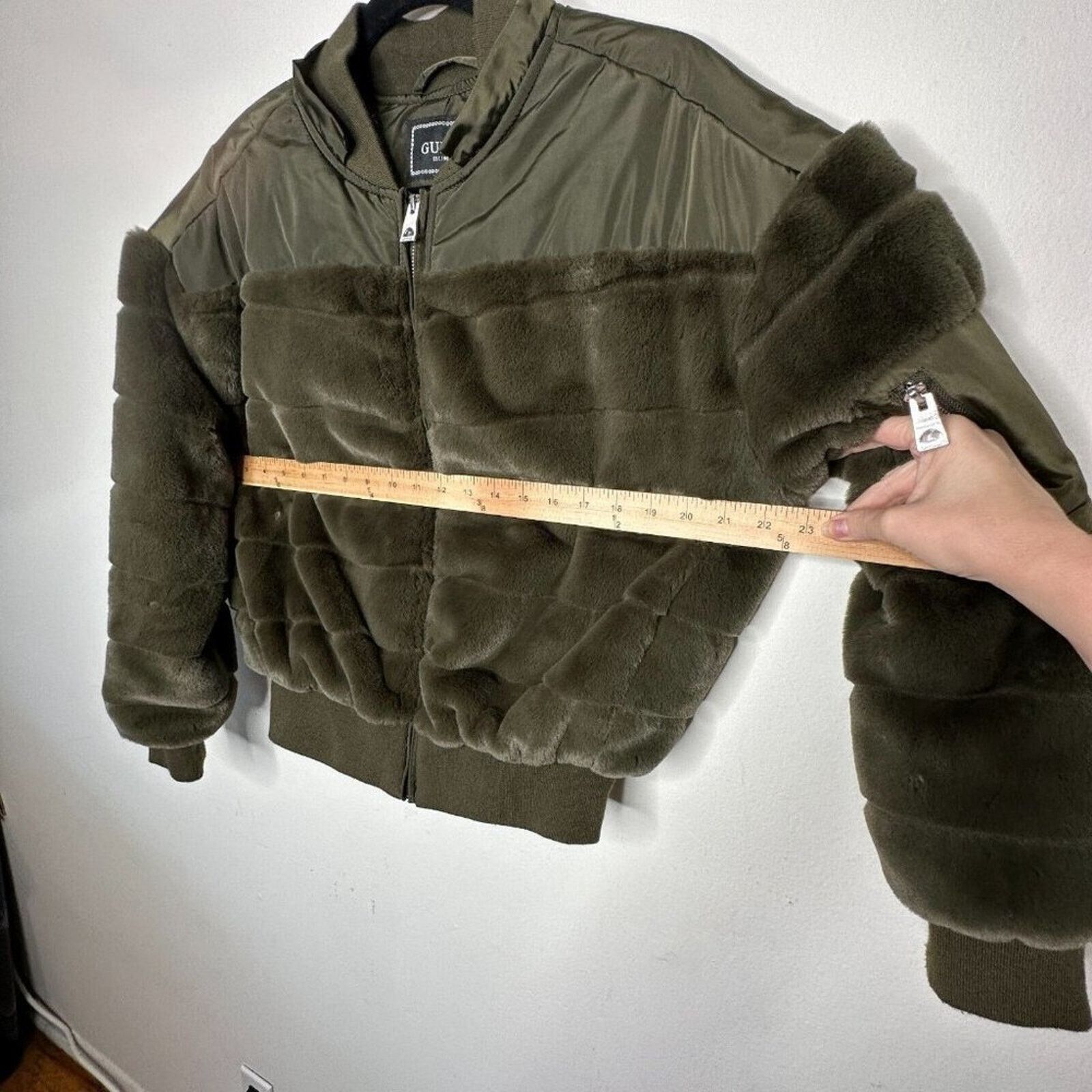 Guess NWOT Guess Felicia Olive Faux Fur Bomber Jacket Pockets XS Size XS / US 0-2 / IT 36-38 - 12 Thumbnail