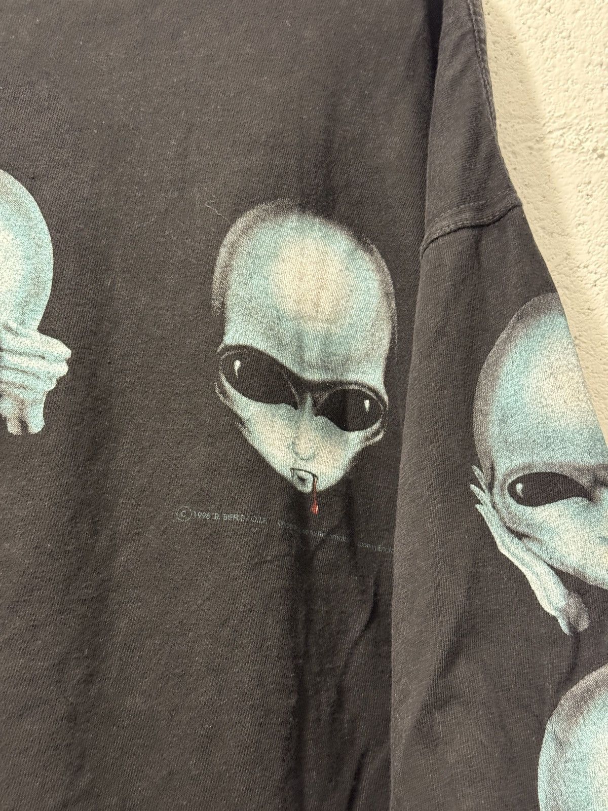 Vintage × Warner Bros *RARE* ALIEN 1996 MADE IN ENGLAND VINTAGE TEE Size US XL / EU 56 / 4 - 8 Thumbnail