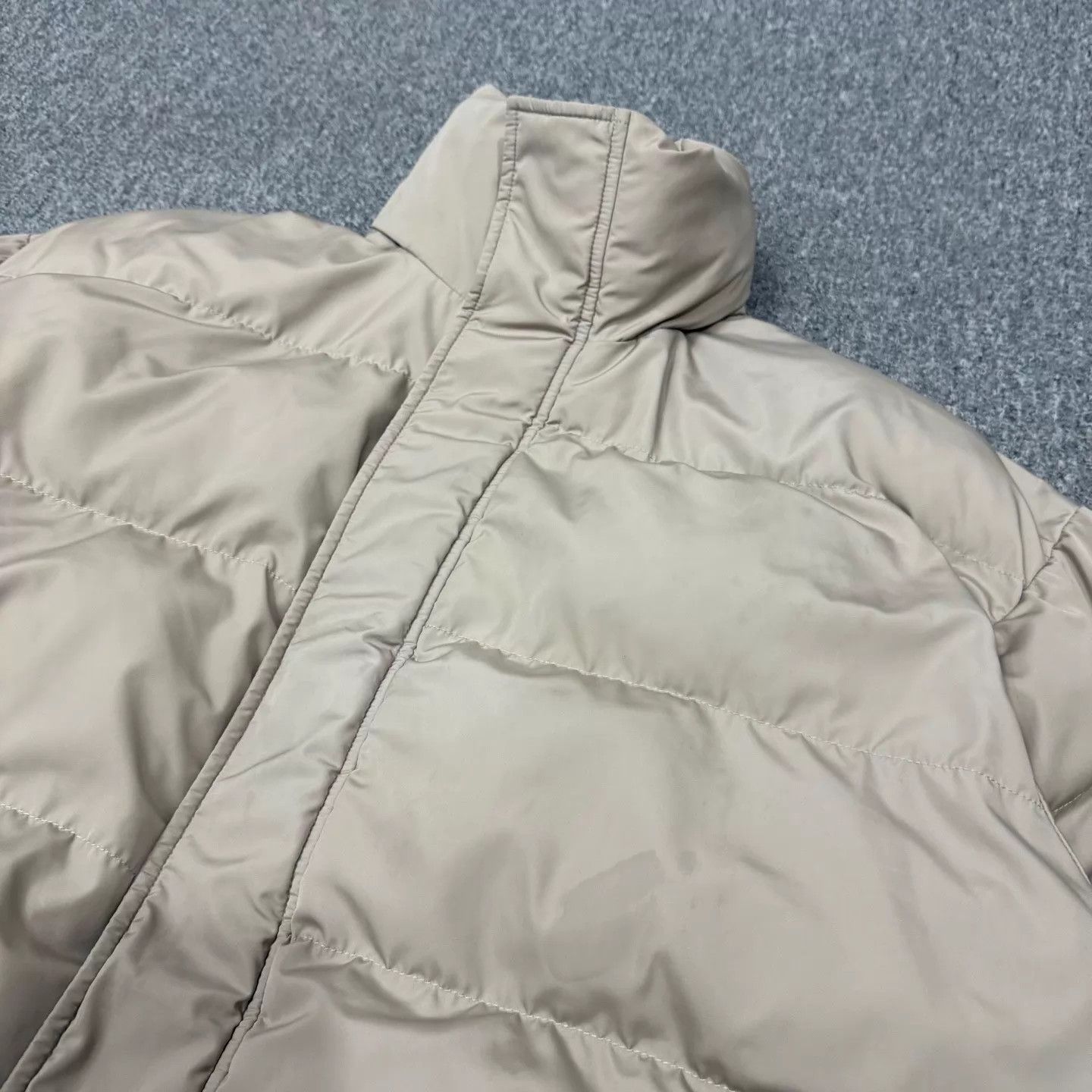 Balenciaga Balenciaga BB khaki ski down jacket 44 99new minor stain Size US S / EU 44-46 / 1 - 3 Thumbnail