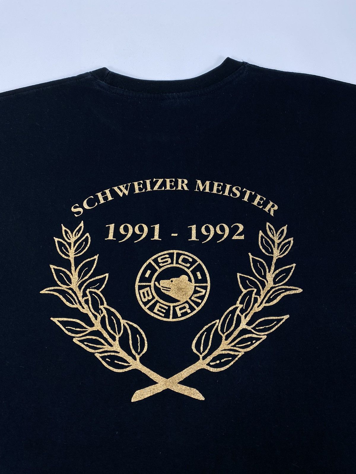 NHL LASTDROP🔥 1991 1992 SC Bern Schweizer Meister T-shirt Hockey Size US XL / EU 56 / 4 - 7 Thumbnail