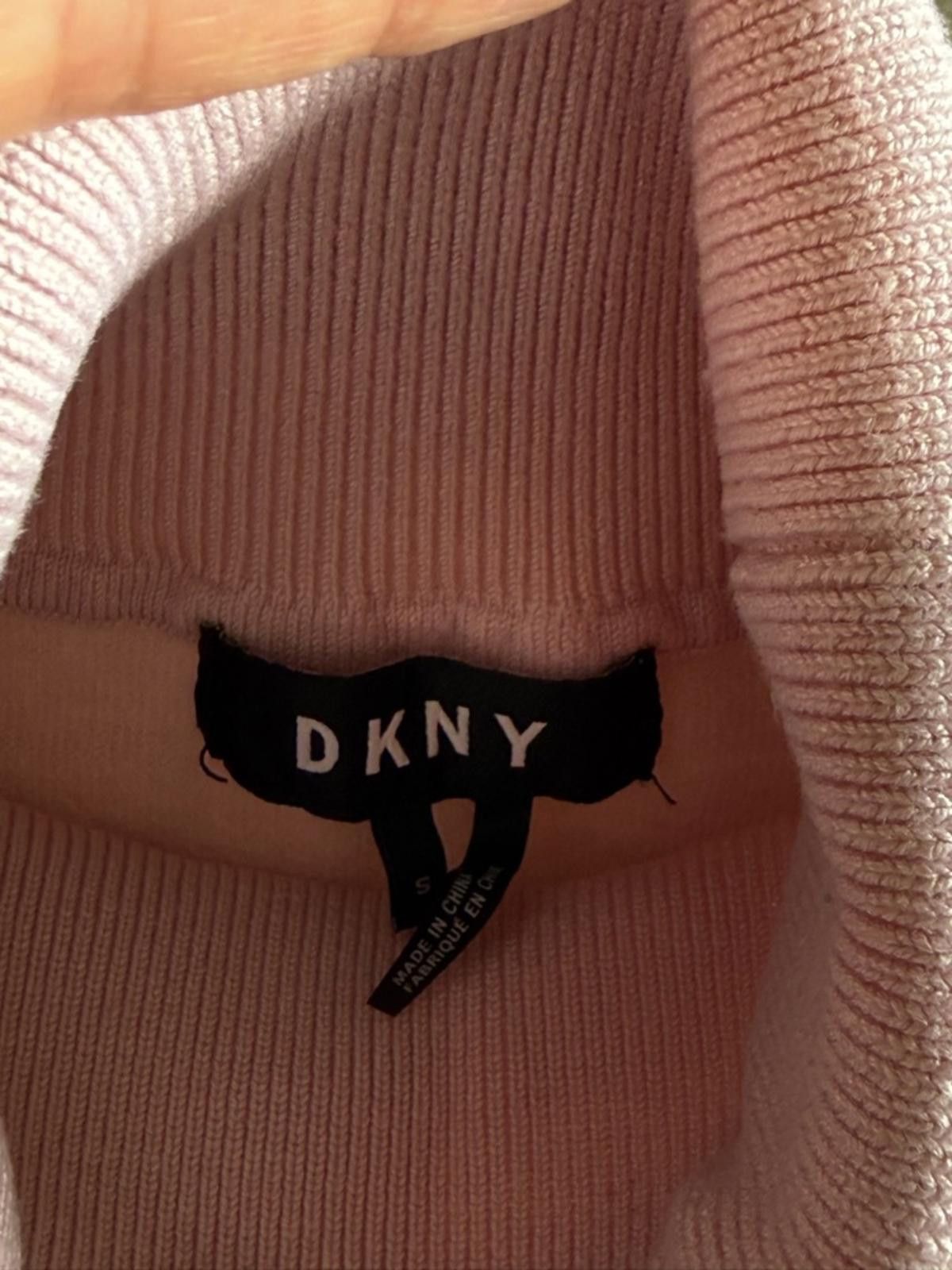 DKNY DKNY / Logo Turtleneck Sweater / Blush Pink Size S / US 4 / IT 40 - 8 Thumbnail