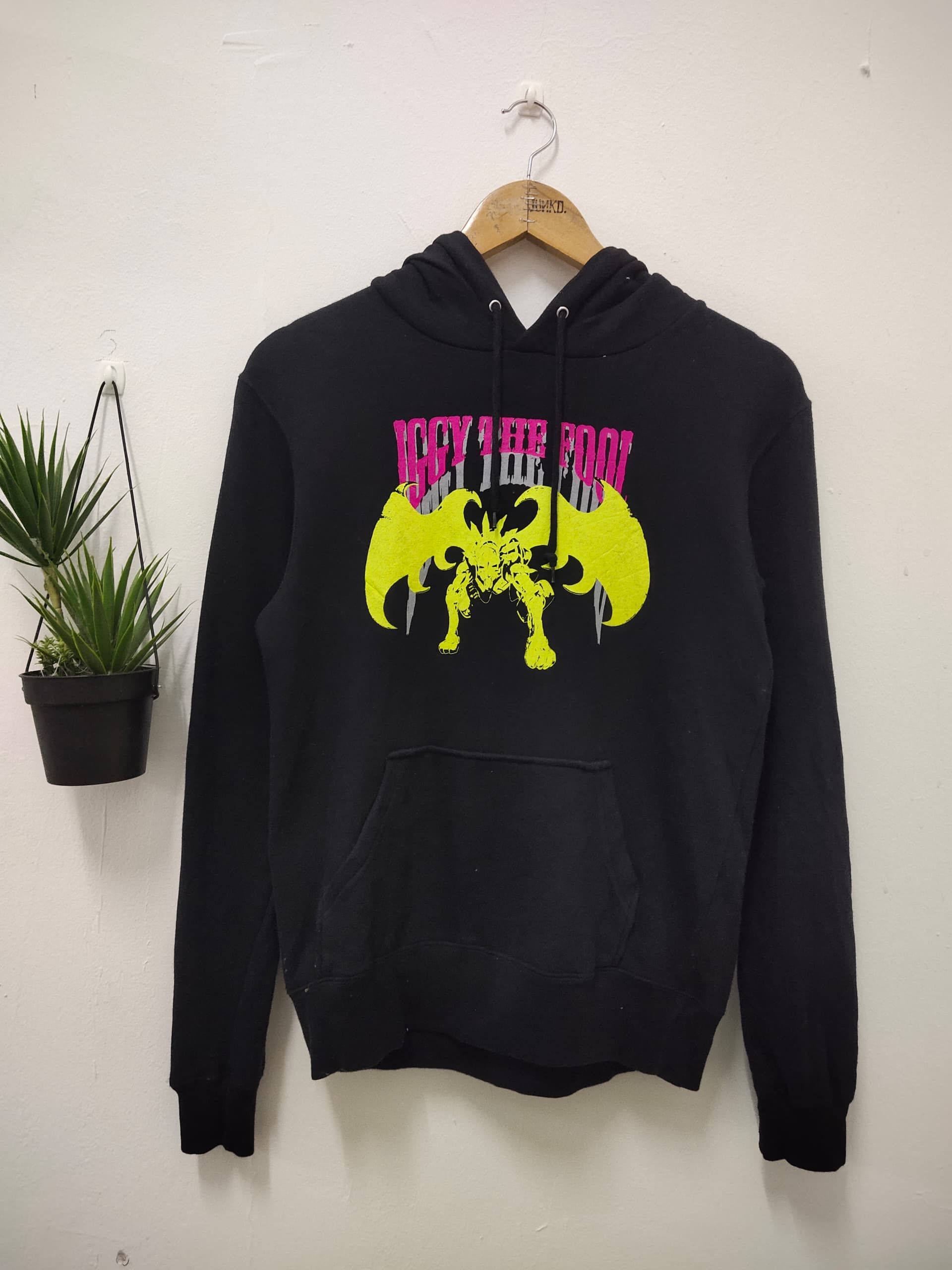 Anime VINTAGE IGGY THE FOOL JOJO BIZZARE ADVENTURE ANIME HOODIE Size US S / EU 44-46 / 1 - 1 Thumbnail