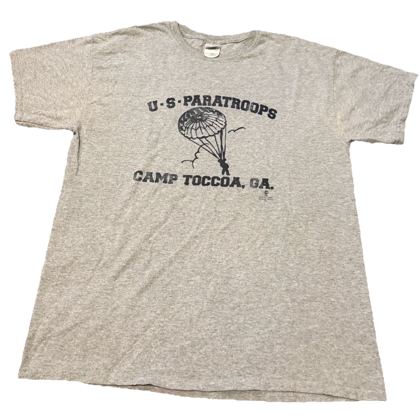 Gildan VINTAGE U.S. Army T-Shirt Paratroops Camp Toccoa Georgia Large Gray Gildan Mens Regular L Size US L / EU 52-54 / 3 - 2 Thumbnail