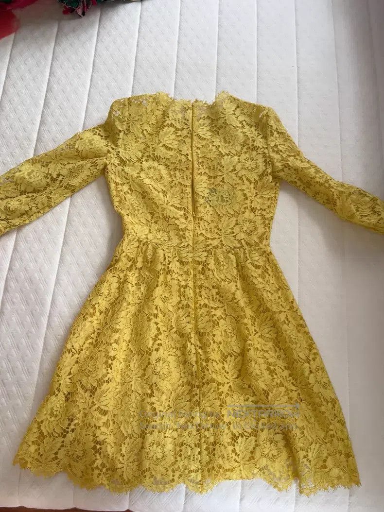 Valentino Valentino Yellow lace dress Size S / US 4 / IT 40 - 2 Thumbnail