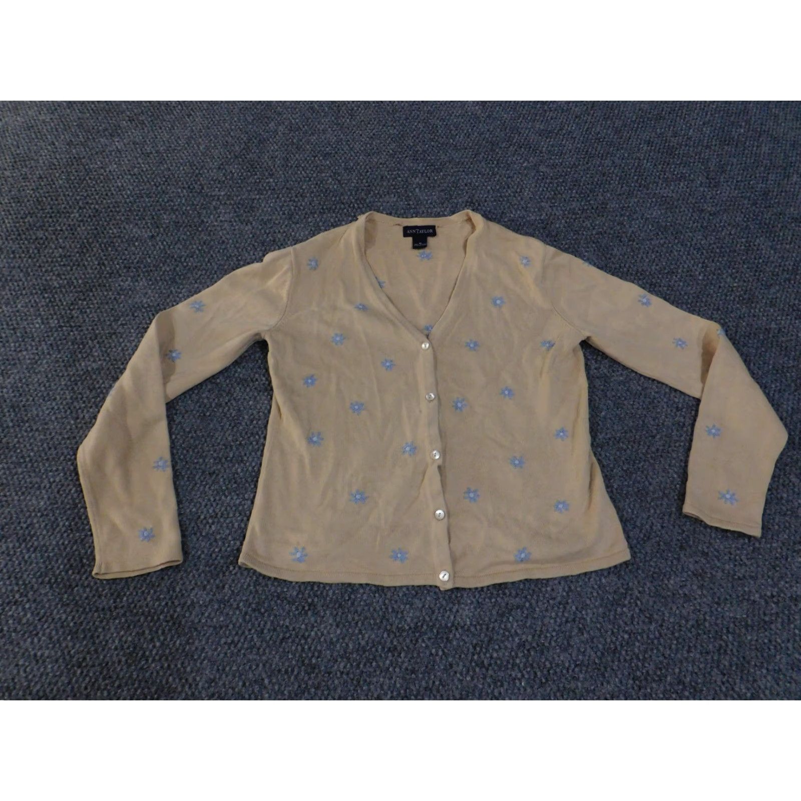 Ann Taylor Ann Taylor Cardigan Womens Medium Beige Floral Embroidered Button-Up Sweater Size M / US 6-8 / IT 42-44 - 4 Thumbnail